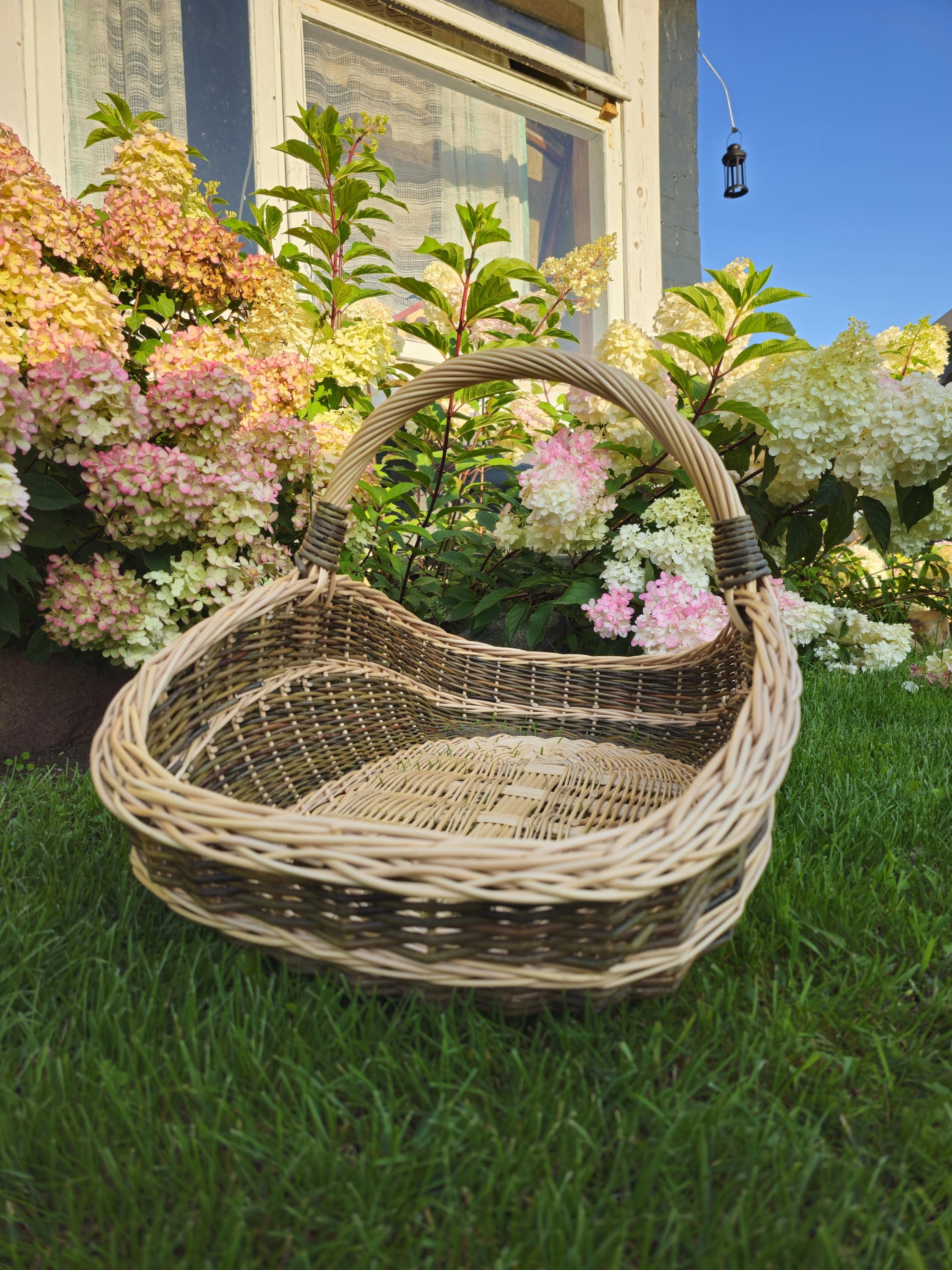 Extra-large Wicker Basket | Two-Tone Willow Trug for Foraging & Flower Gathering | Rustic Farmhouse Decoration