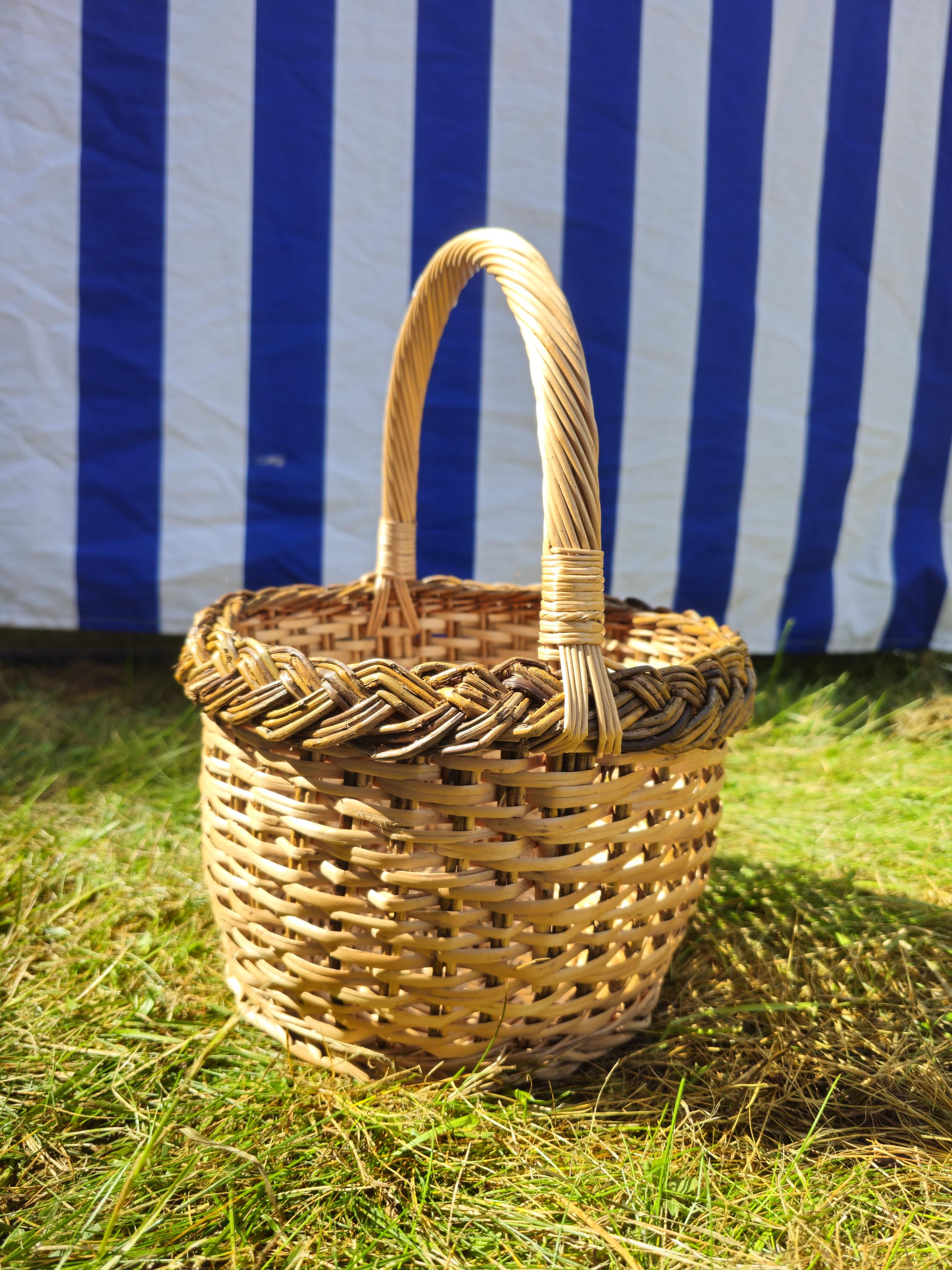Round Wicker Basket – Handwoven Natural Storage