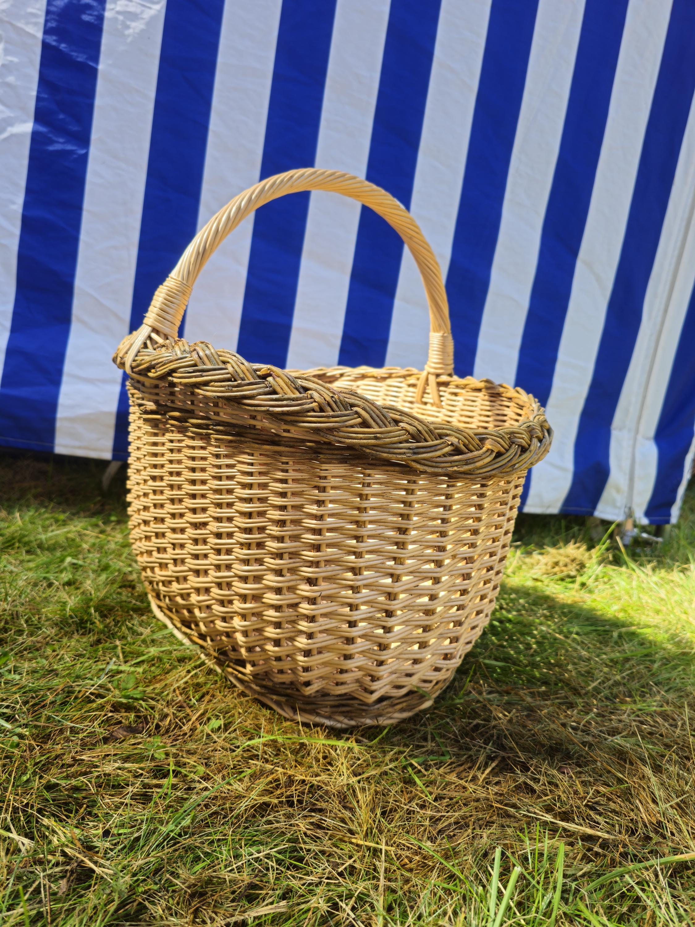 Large Oval Wicker Basket with Rustic Finish – Handwoven Willow Foraging & Storage Basket
