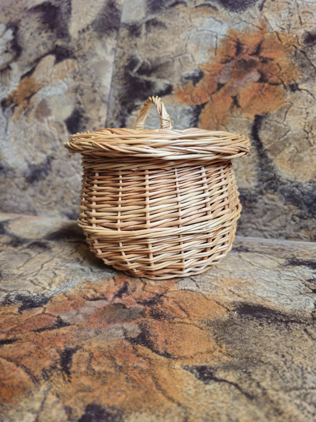 Handwoven Willow Basket Jar with Lid: Rustic Kitchen & Home Decor