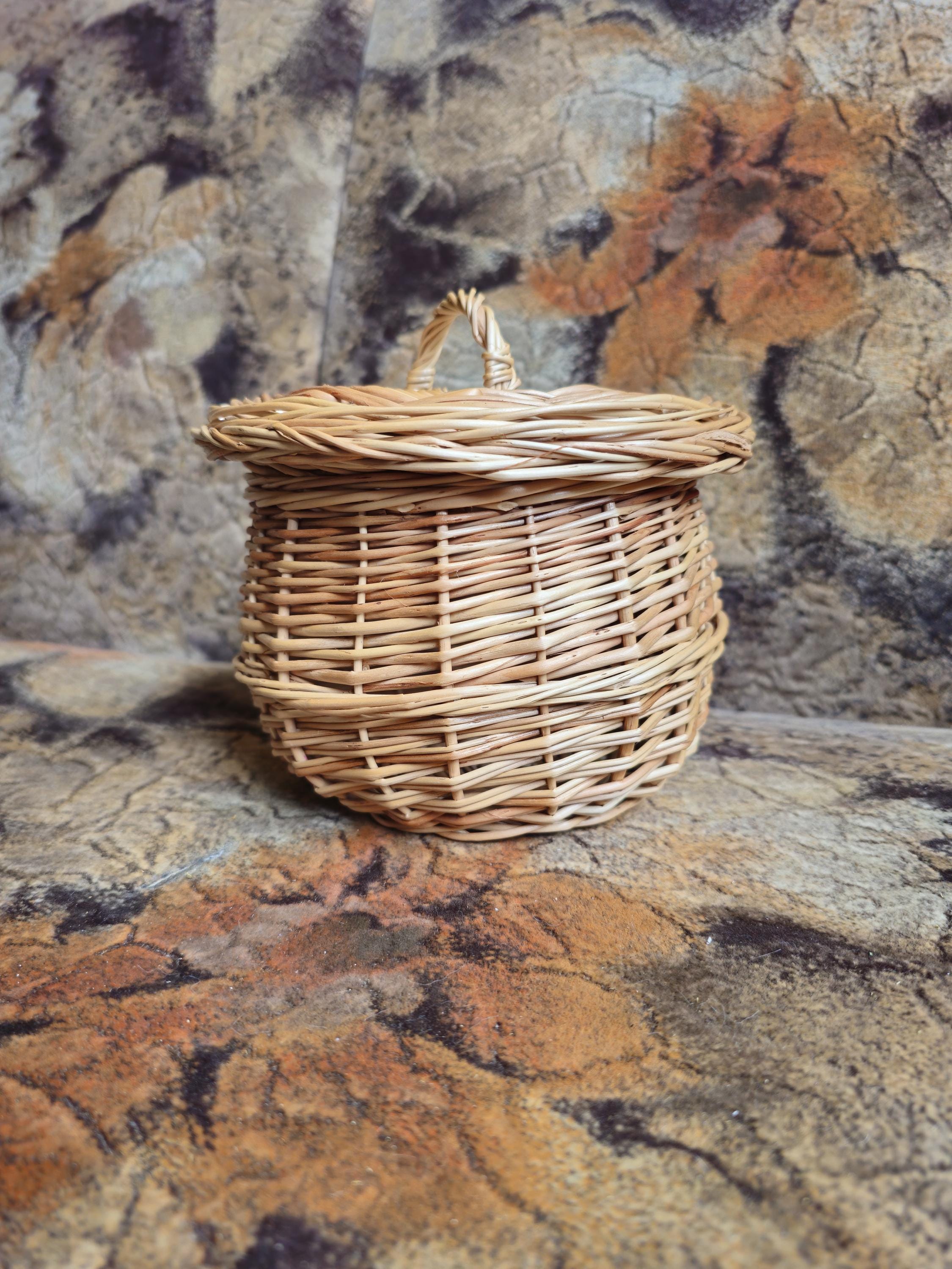 Handwoven Willow Basket Jar with Lid: Rustic Kitchen & Home Decor