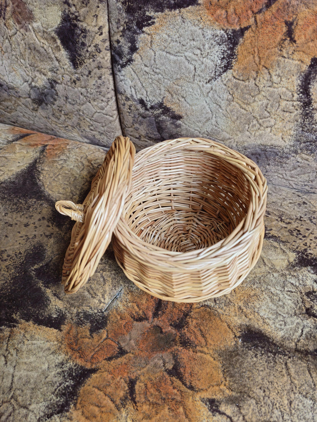 Handwoven Willow Basket Jar with Lid: Rustic Kitchen & Home Decor