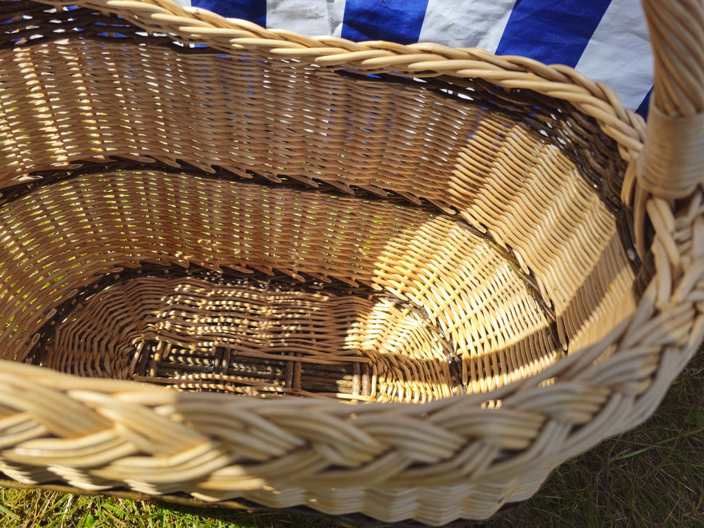 Wicker Oval Basket with Braided Rim – Medium Handwoven Willow Basket