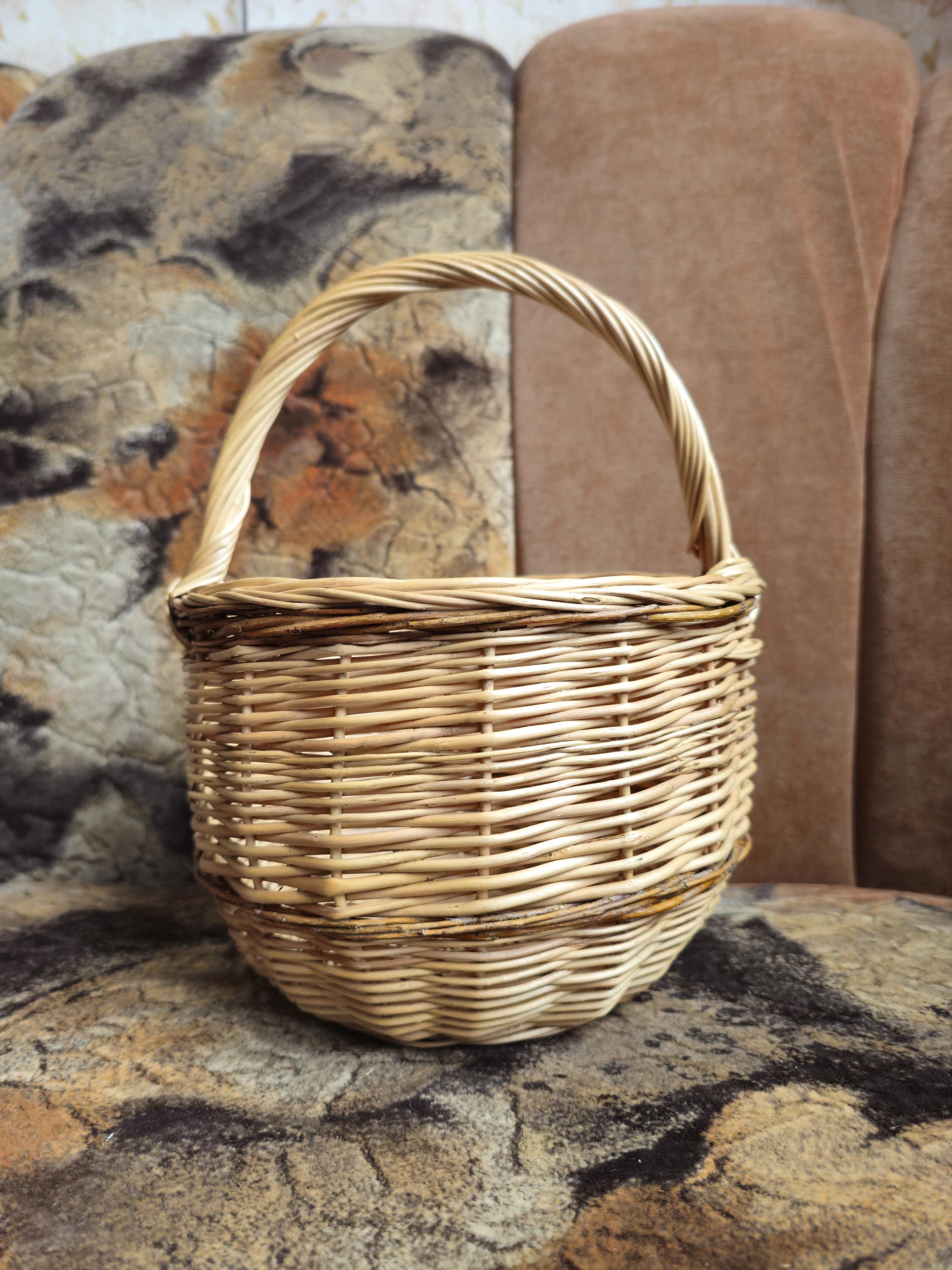Handmade Willow Wicker Basket with Handle: Rustic Foraging & Home Decor