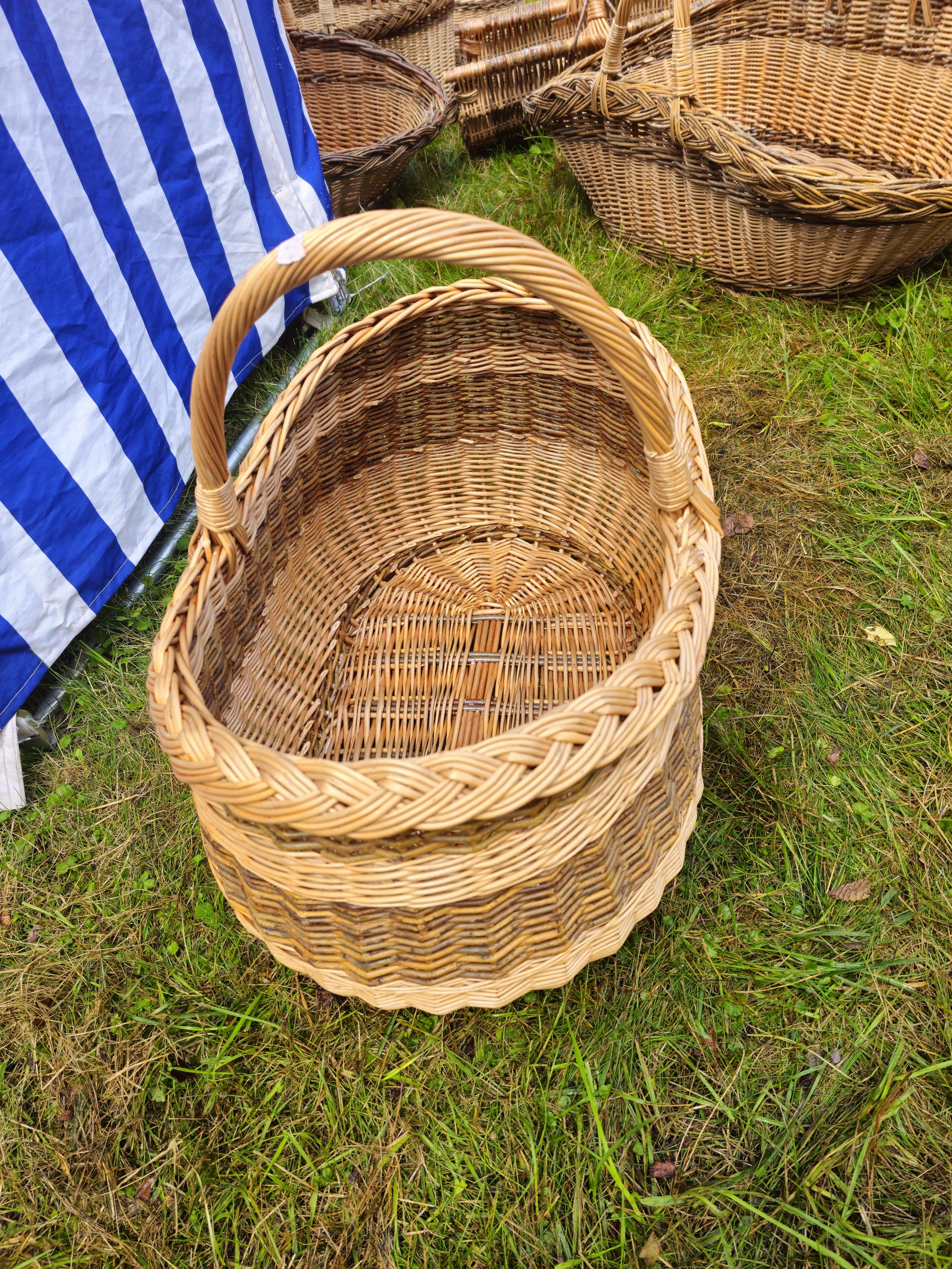 Braided Rim Large Wicker Gathering Basket – Rustic Handwoven Willow Foraging Basket