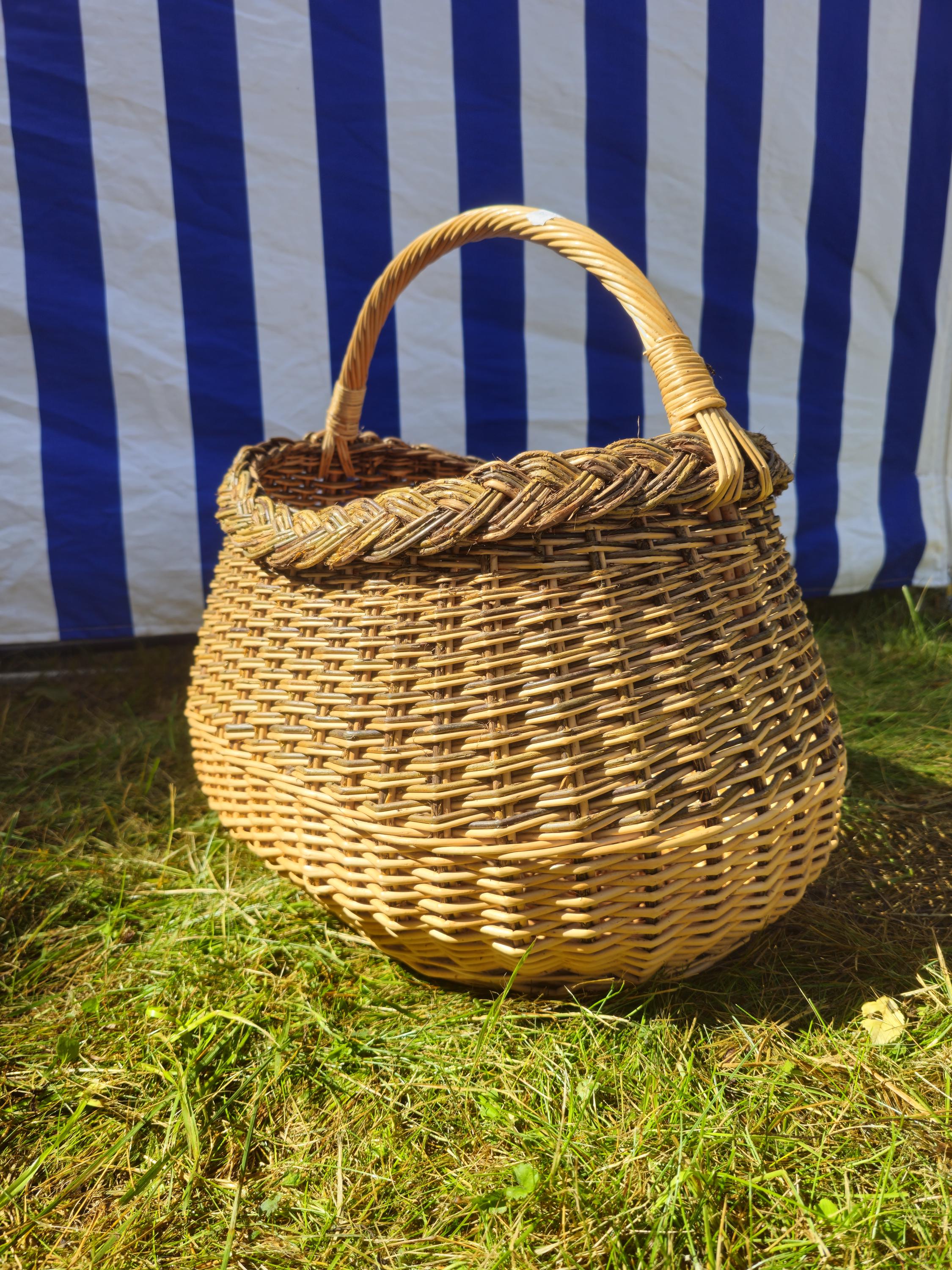 Wicker Mushroom Basket with Braided Rim – Handwoven Foraging Basket