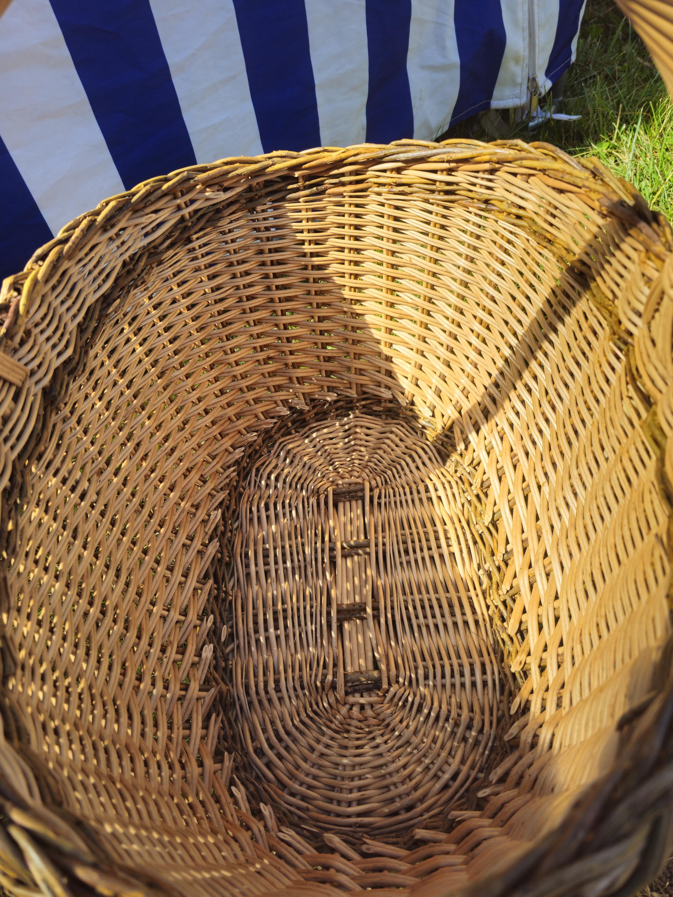 Large Oval Wicker Basket with Rustic Finish – Handwoven Willow Foraging & Storage Basket