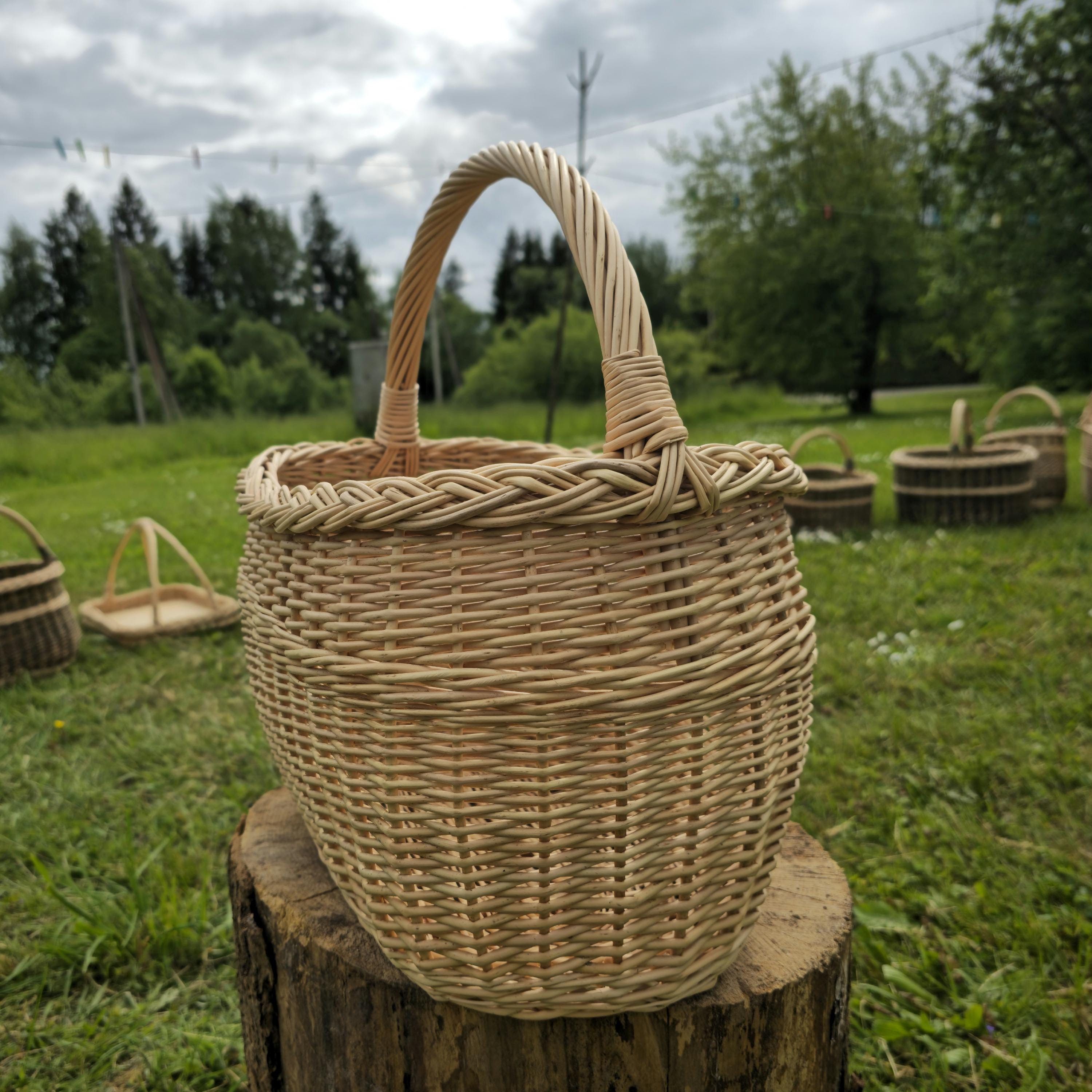 Handwoven Willow Basket: Large Rustic Storage with Handle