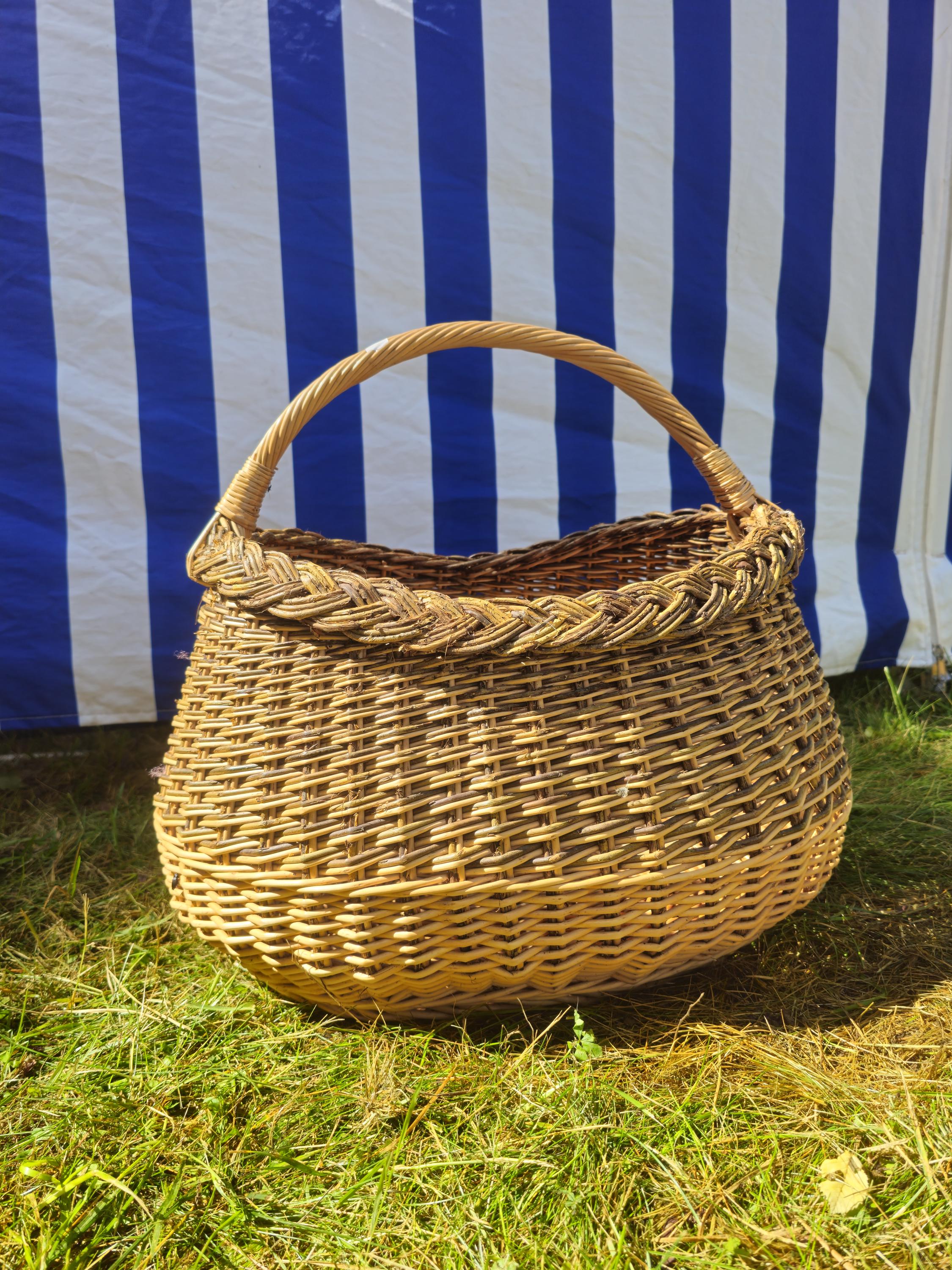 Wicker Mushroom Basket with Braided Rim – Handwoven Foraging Basket