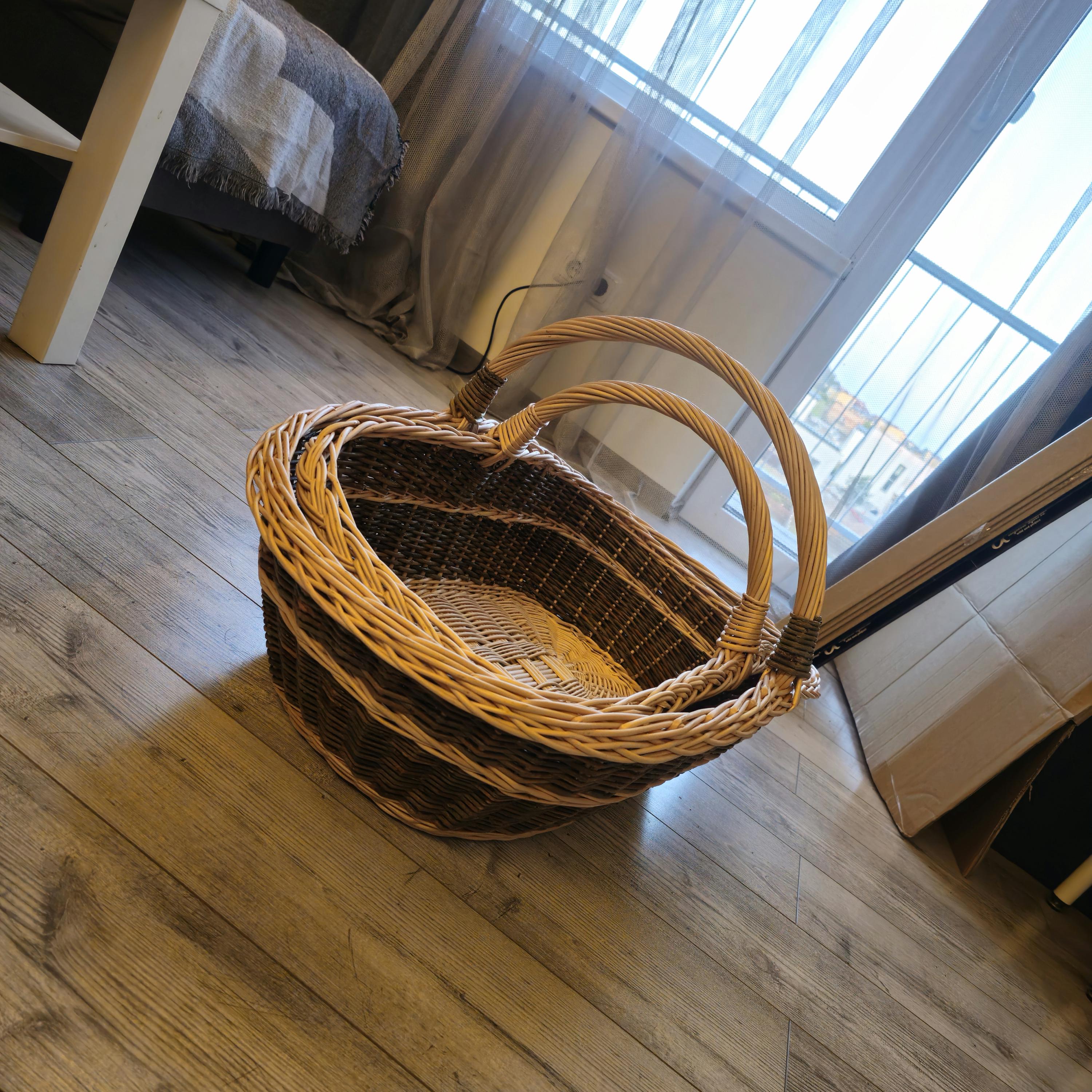 Handwoven Willow Nesting Baskets: Rustic Lithuanian Home Decor, Set of 2