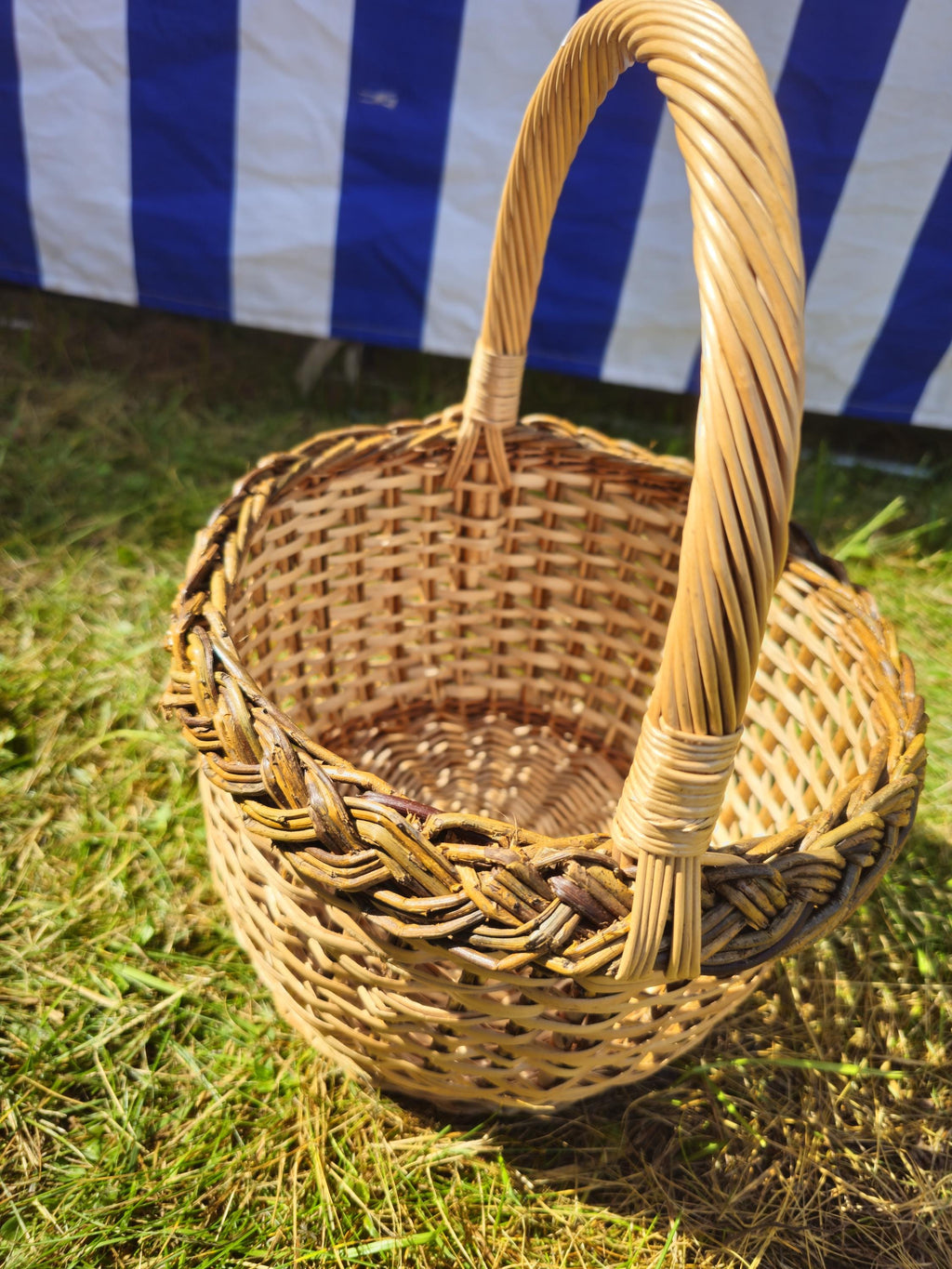 Round Wicker Basket – Handwoven Natural Storage