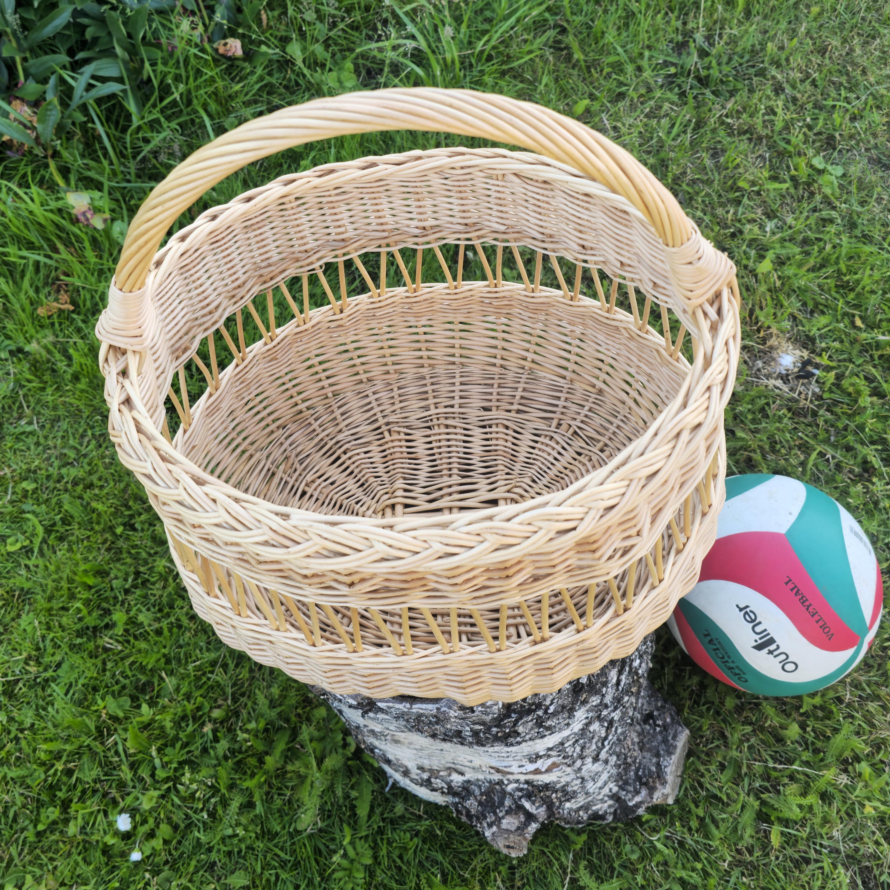 Handwoven Willow Foraging Basket: Rustic Cottagecore Decor, Handmade in Lithuania