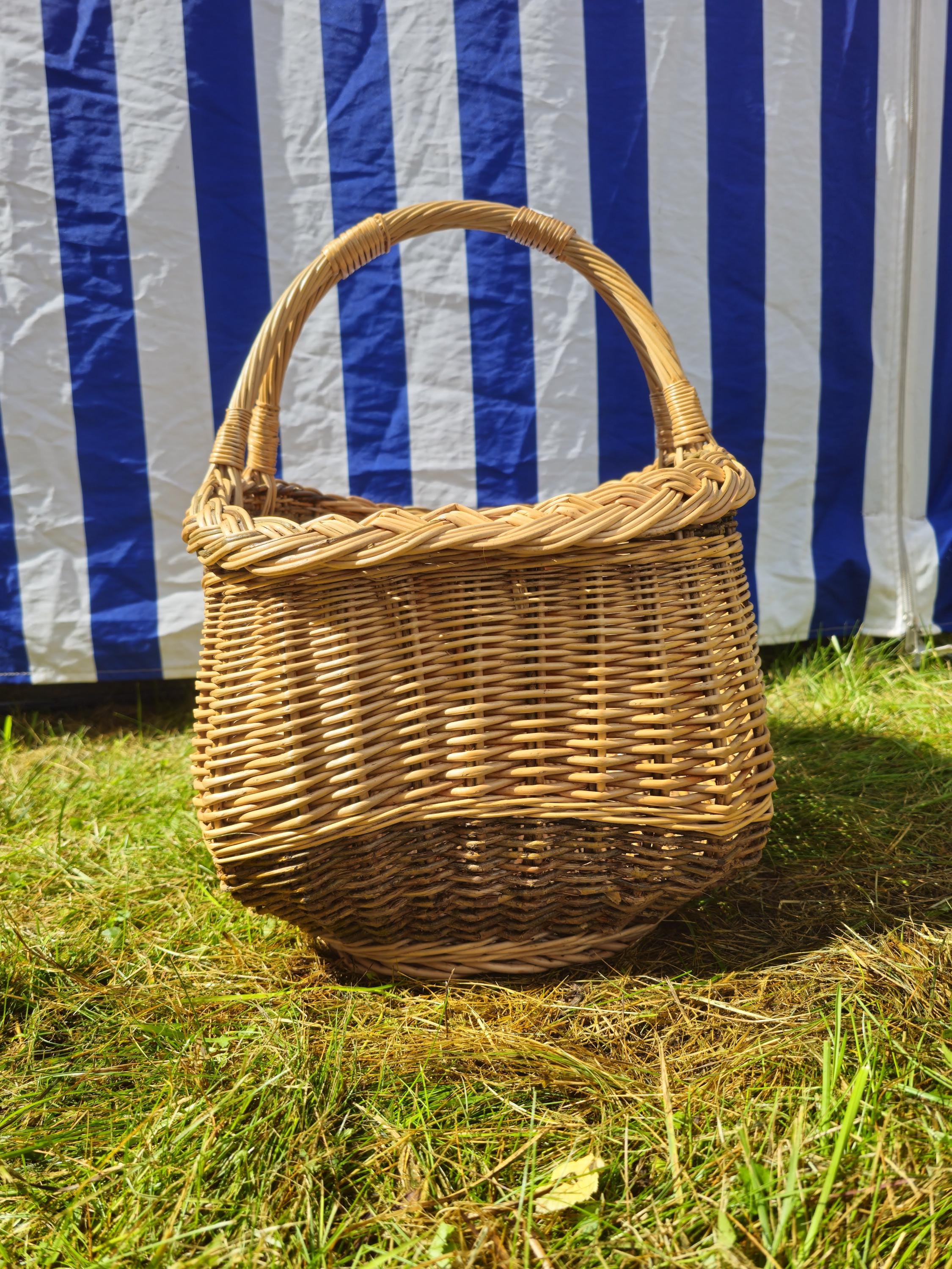 Wicker Mushroom Basket with Thick Braided Edge – Traditional Handwoven Foraging Basket