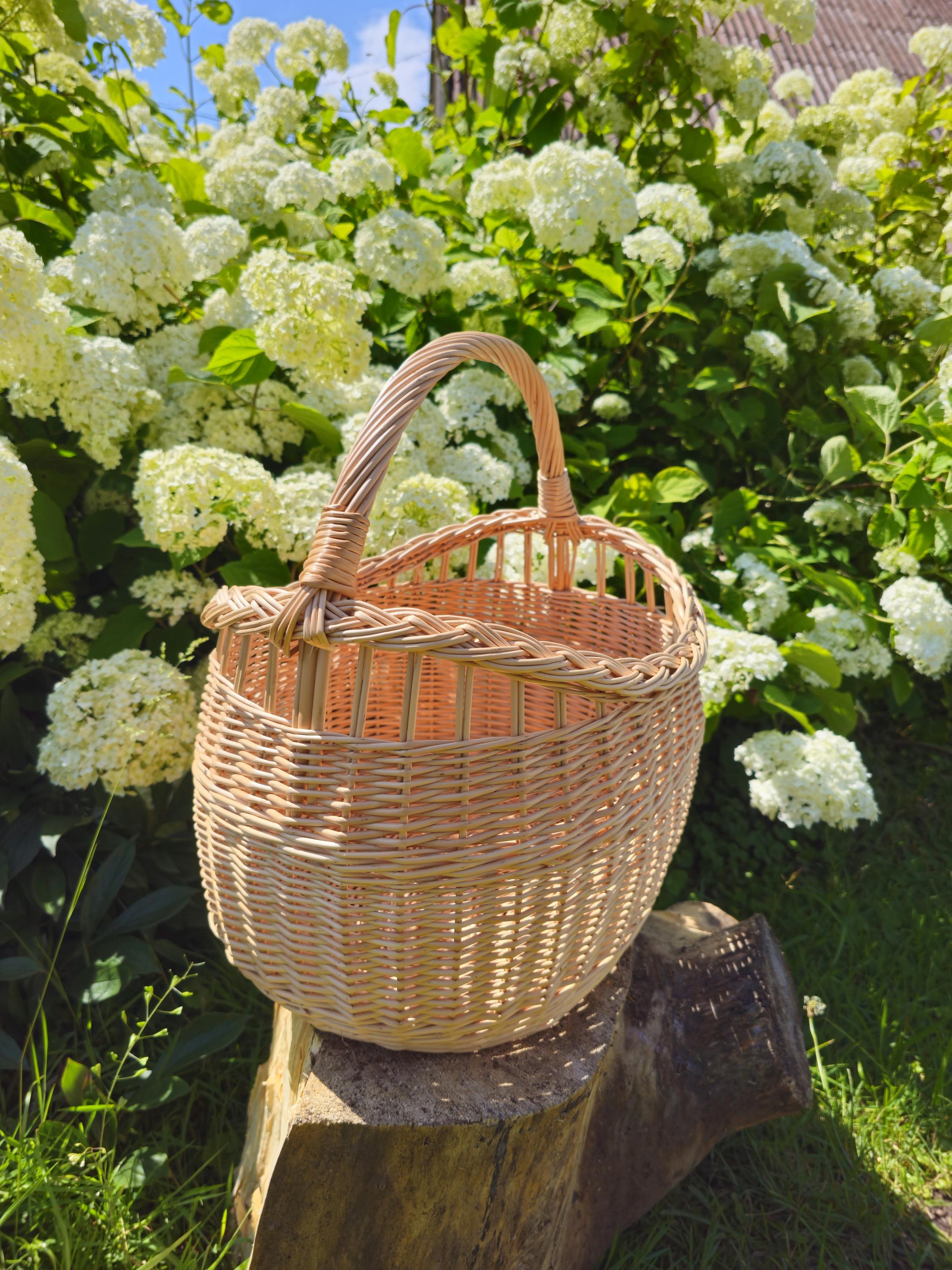 Rustic Decorative Wicker Basket – Handwoven Natural Storage – Farmhouse Cottagecore Home Decor