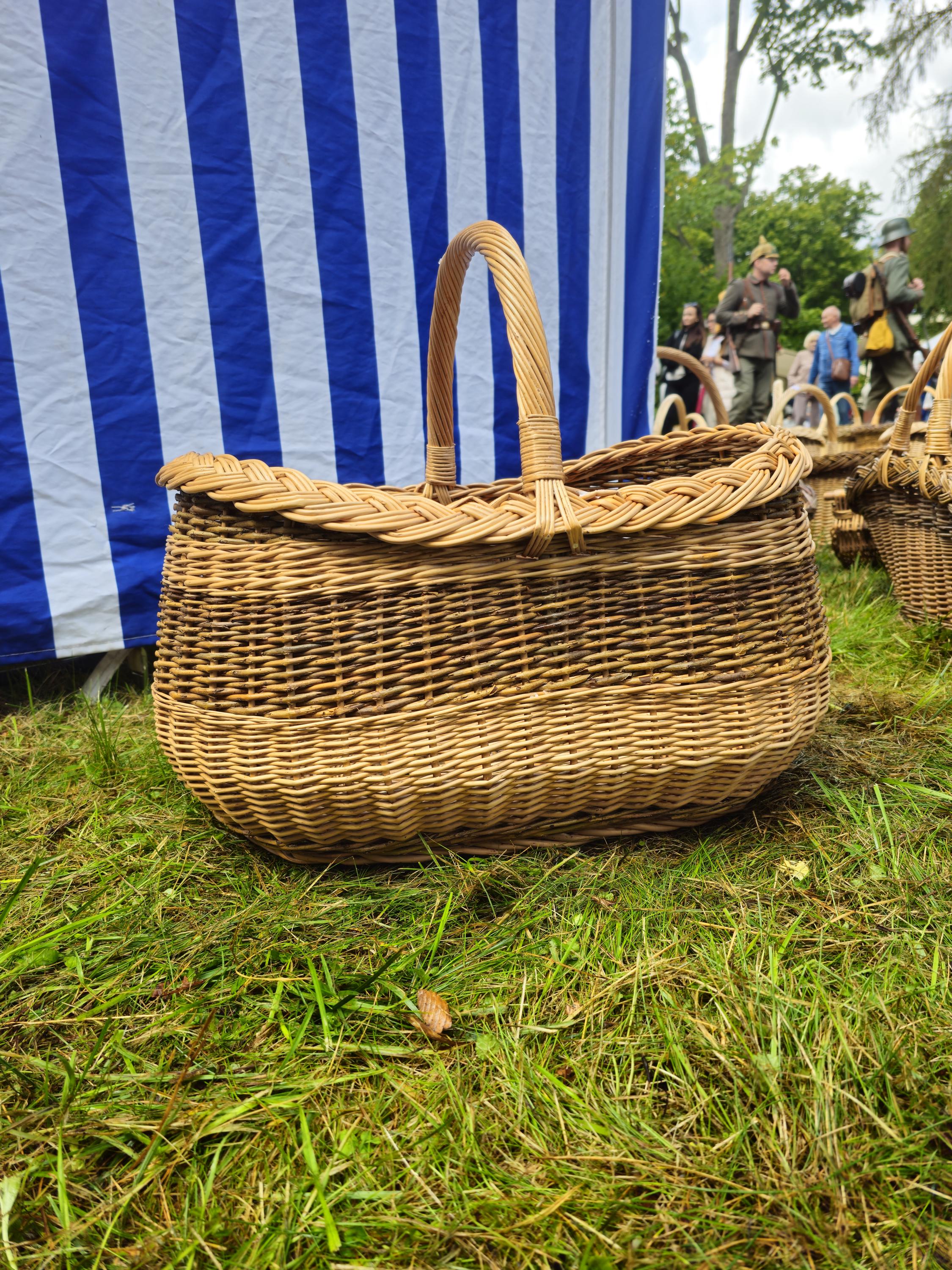 Braided Rim Large Wicker Gathering Basket – Rustic Handwoven Willow Foraging Basket