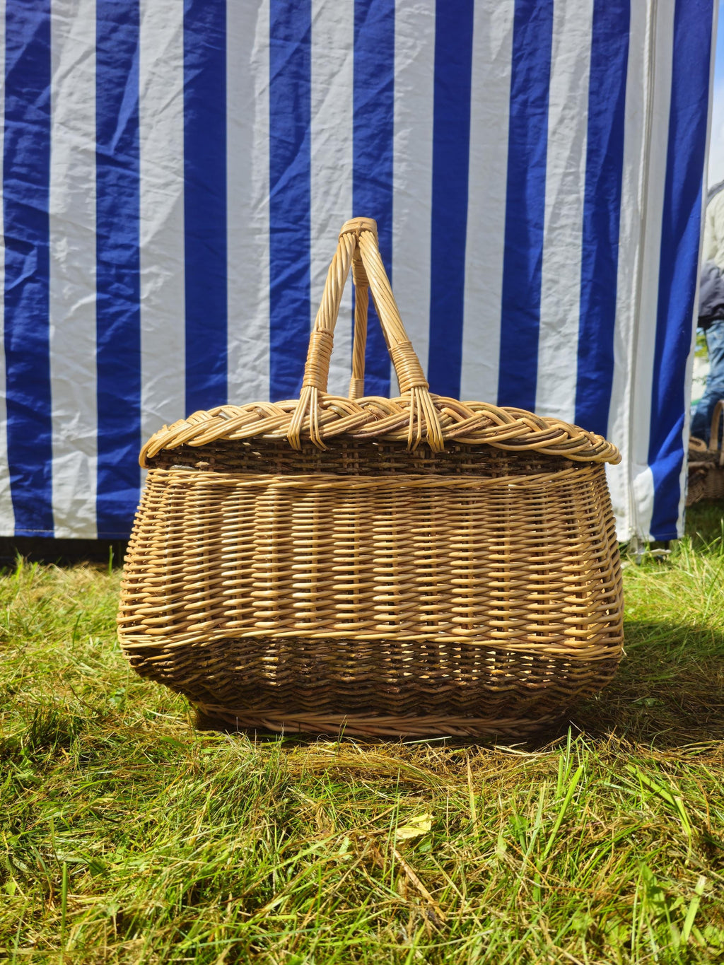 Wicker Mushroom Basket with Thick Braided Edge – Traditional Handwoven Foraging Basket