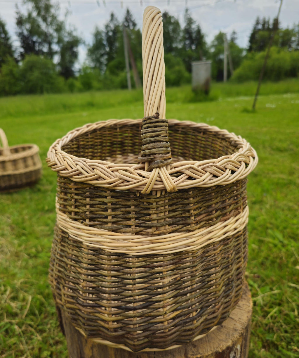 Handwoven Willow Basket: Rustic Wicker Storage, Lithuanian Craft