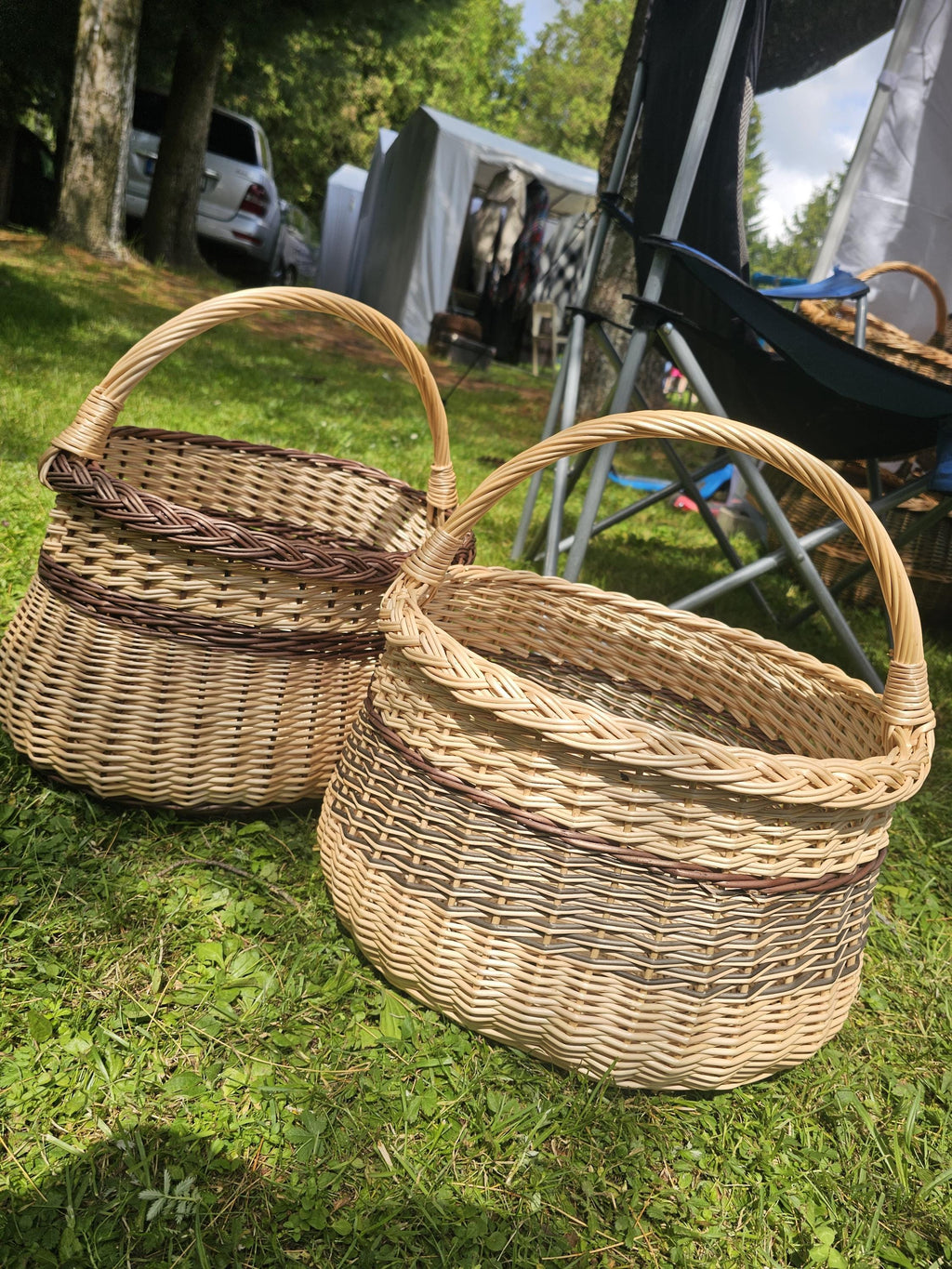 Handwoven Wicker Basket: Rustic Farmhouse Blanket Storage, Lithuanian Craft