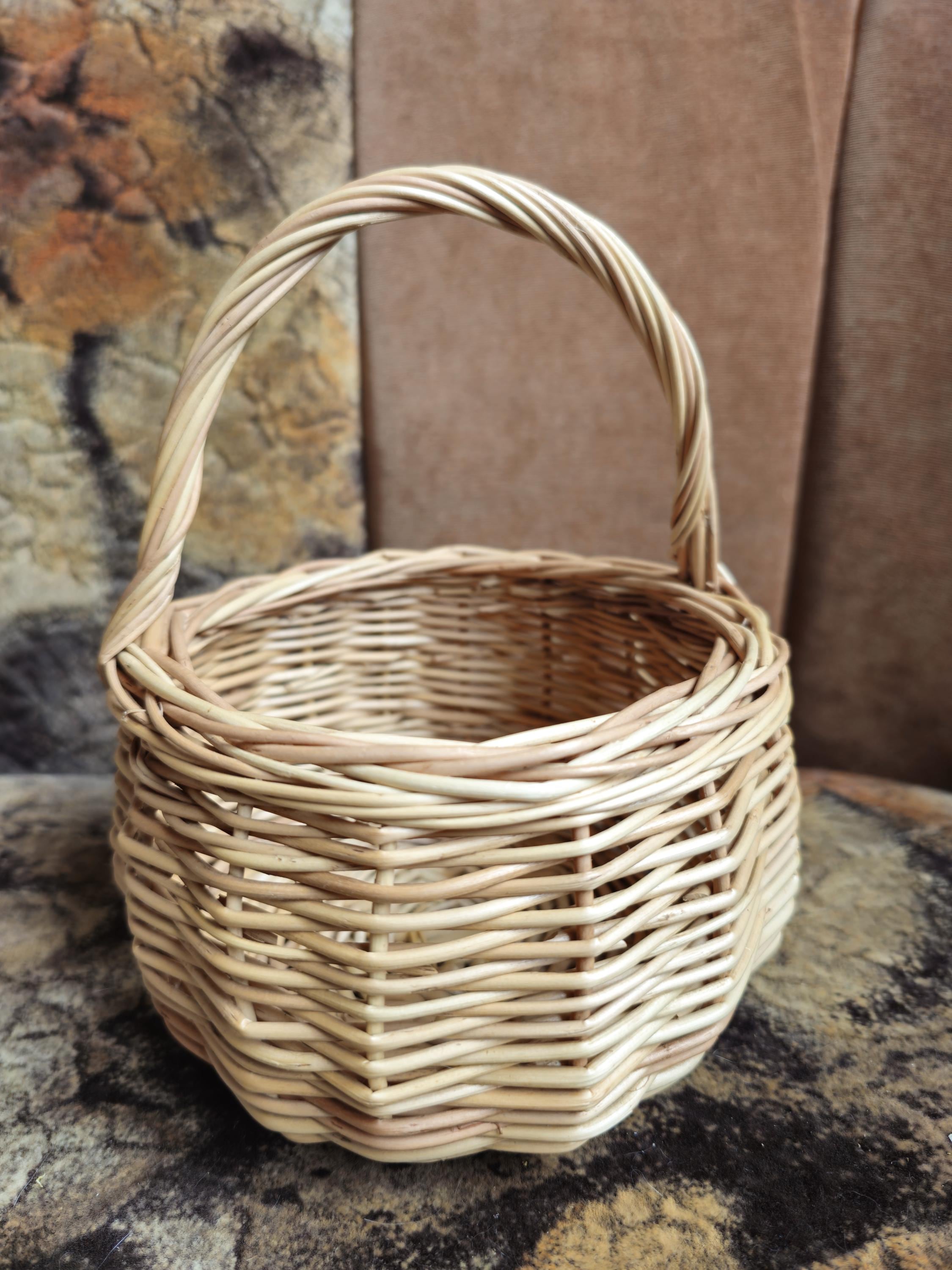 Small Handwoven Willow Basket with Handle | Rustic Foraging Charm
