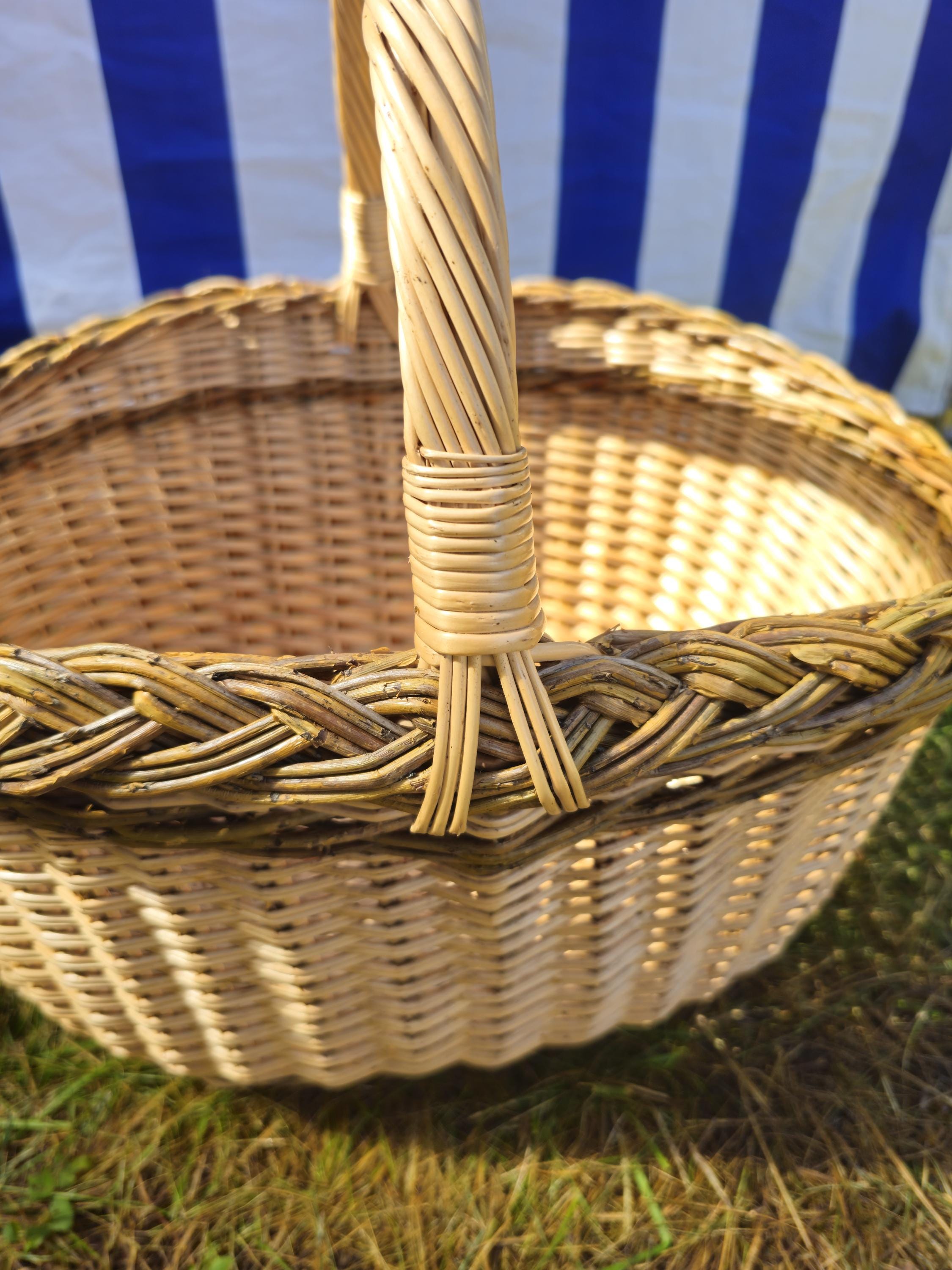 Large Oval Wicker Basket with Rustic Finish – Handwoven Willow Foraging & Storage Basket