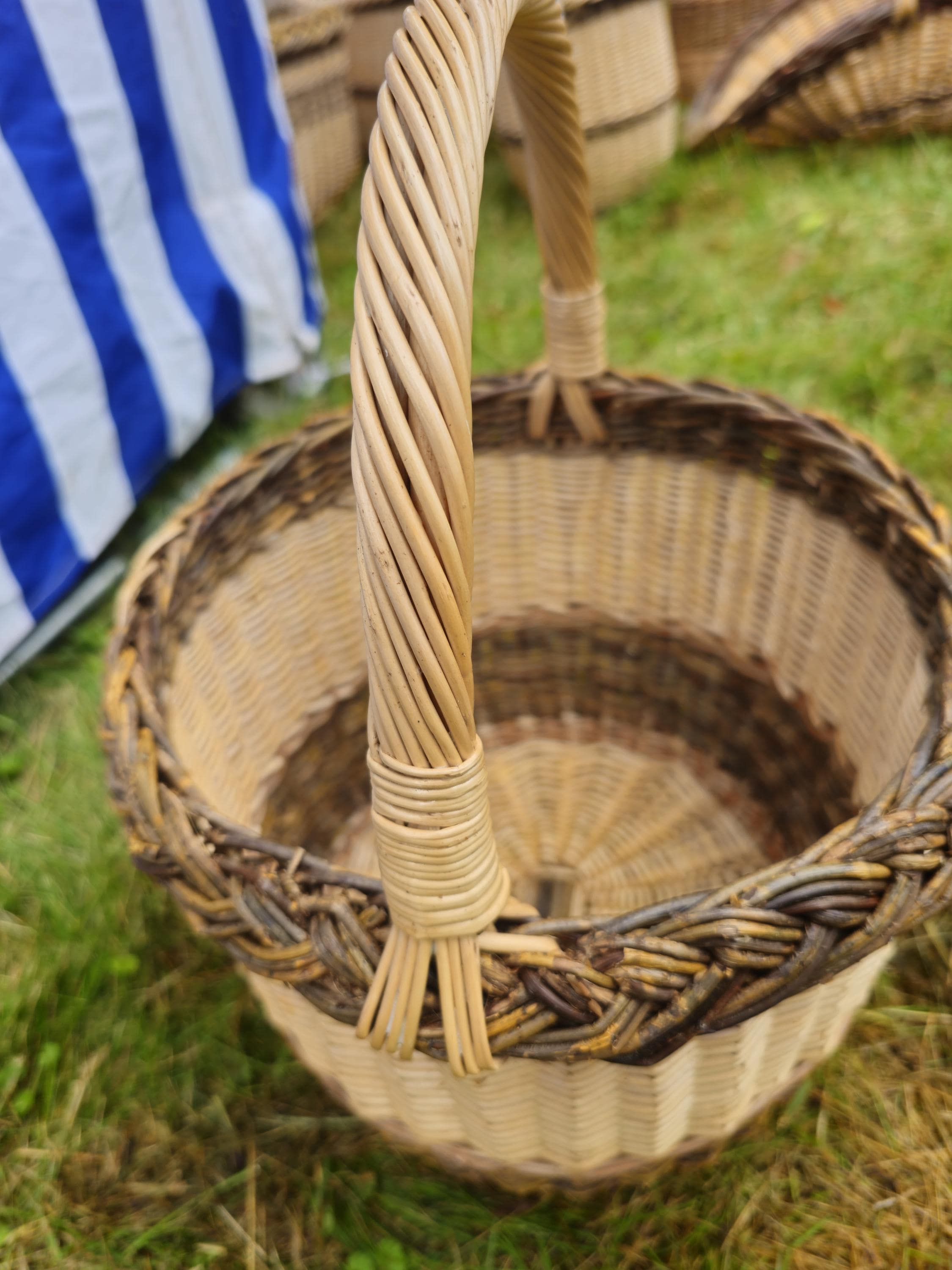 Wicker Basket with Dark Braided Rim – Rustic Handwoven Storage Basket
