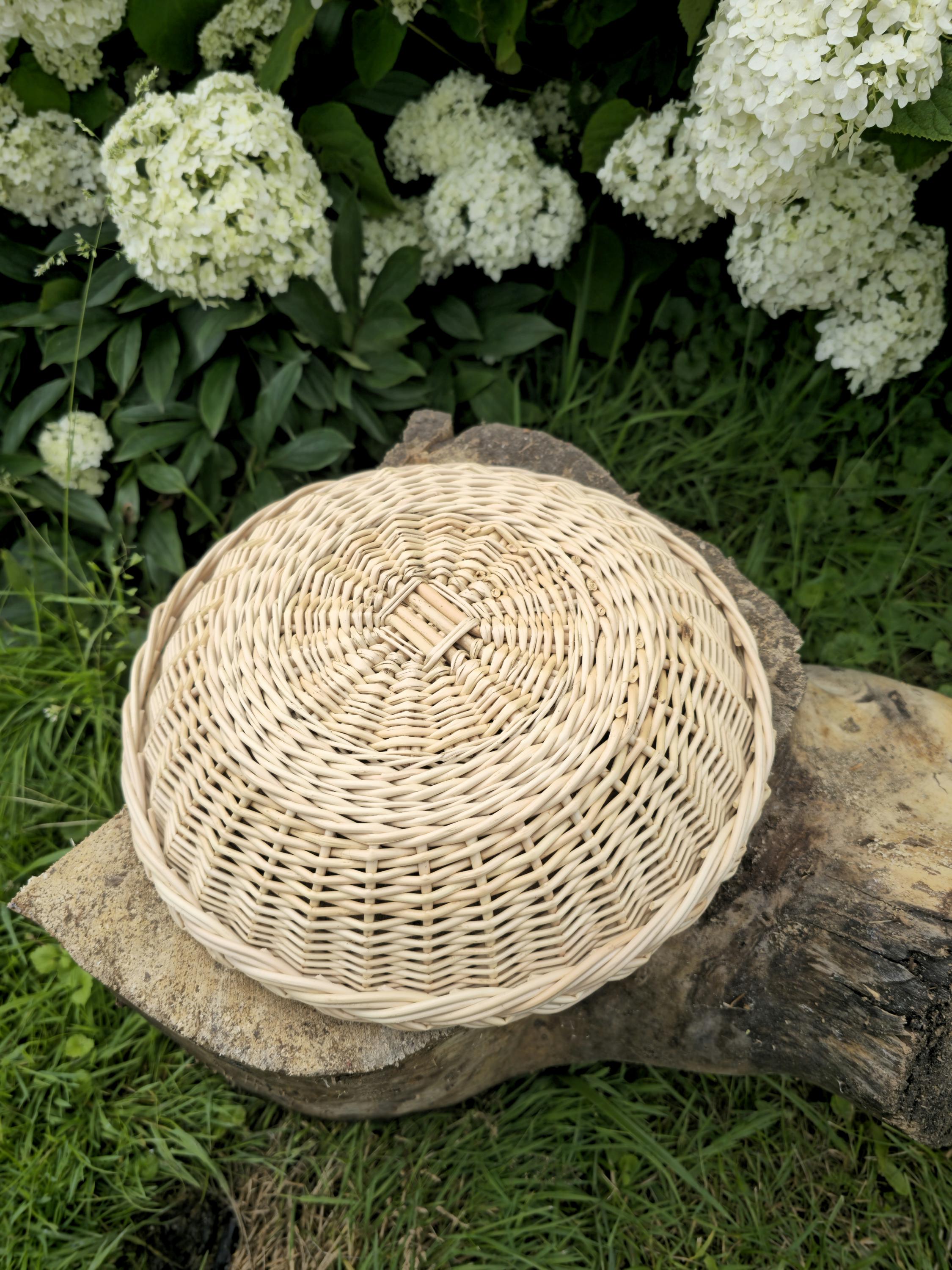 Rustic Wicker Plate – Handwoven Natural Table Centerpiece – Farmhouse Decorative Tray