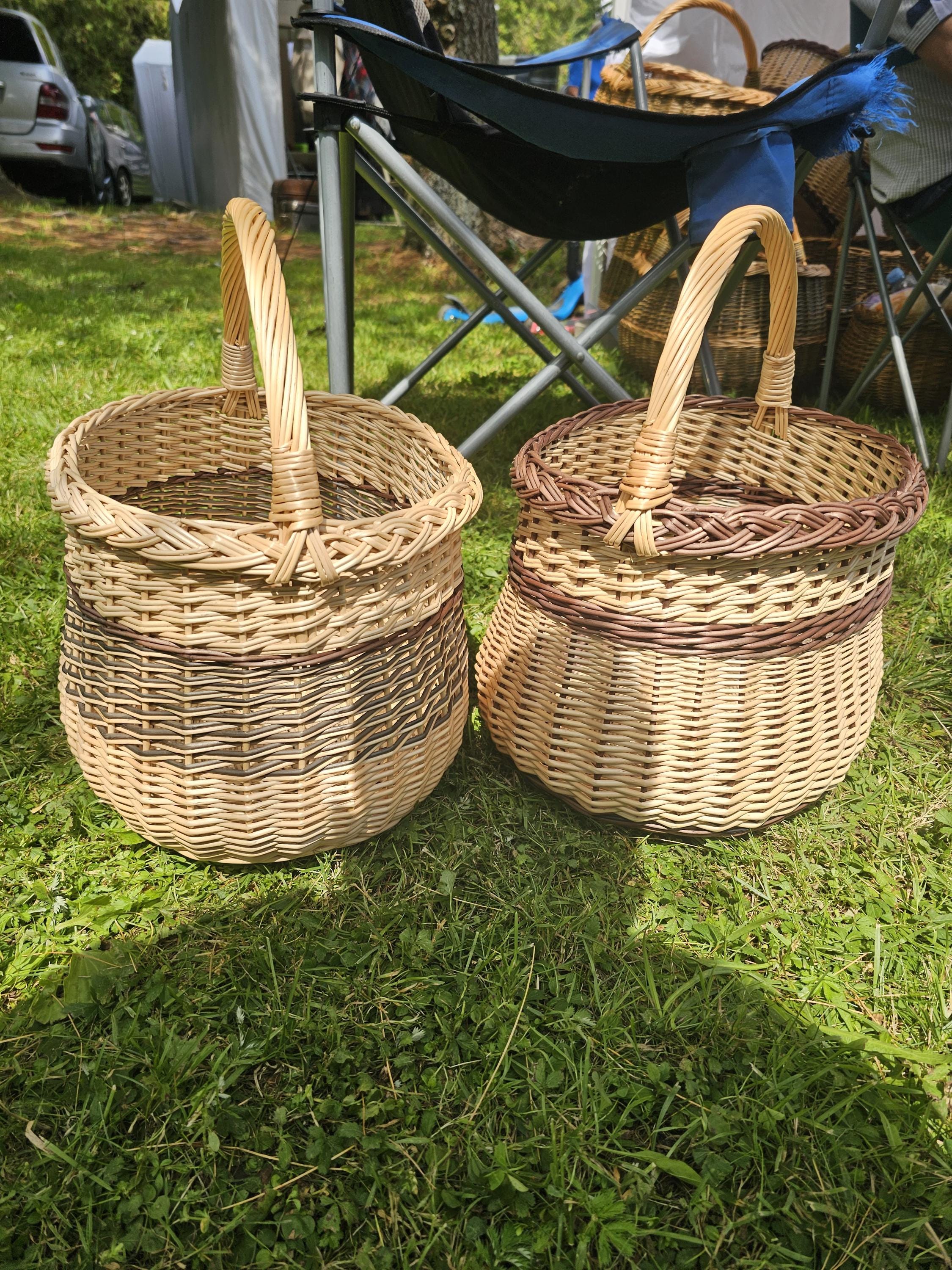 Handwoven Wicker Basket: Rustic Farmhouse Blanket Storage, Lithuanian Craft
