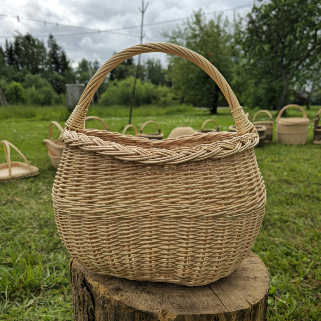 Handwoven Wicker Basket: Rustic Willow Storage, Lithuanian Craft