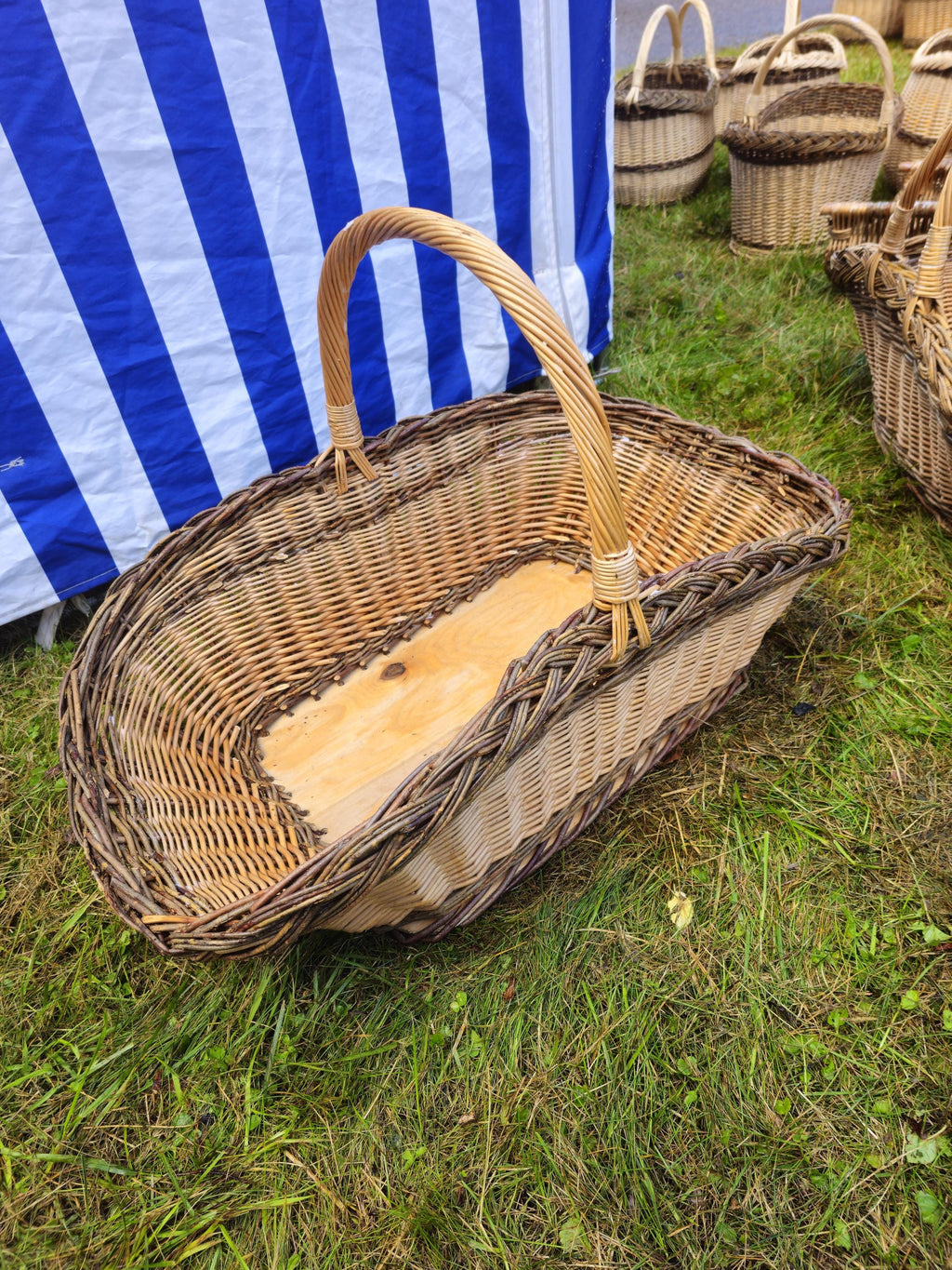 Wicker Gathering Basket with Wooden Base – Extra Large Handwoven Willow Basket