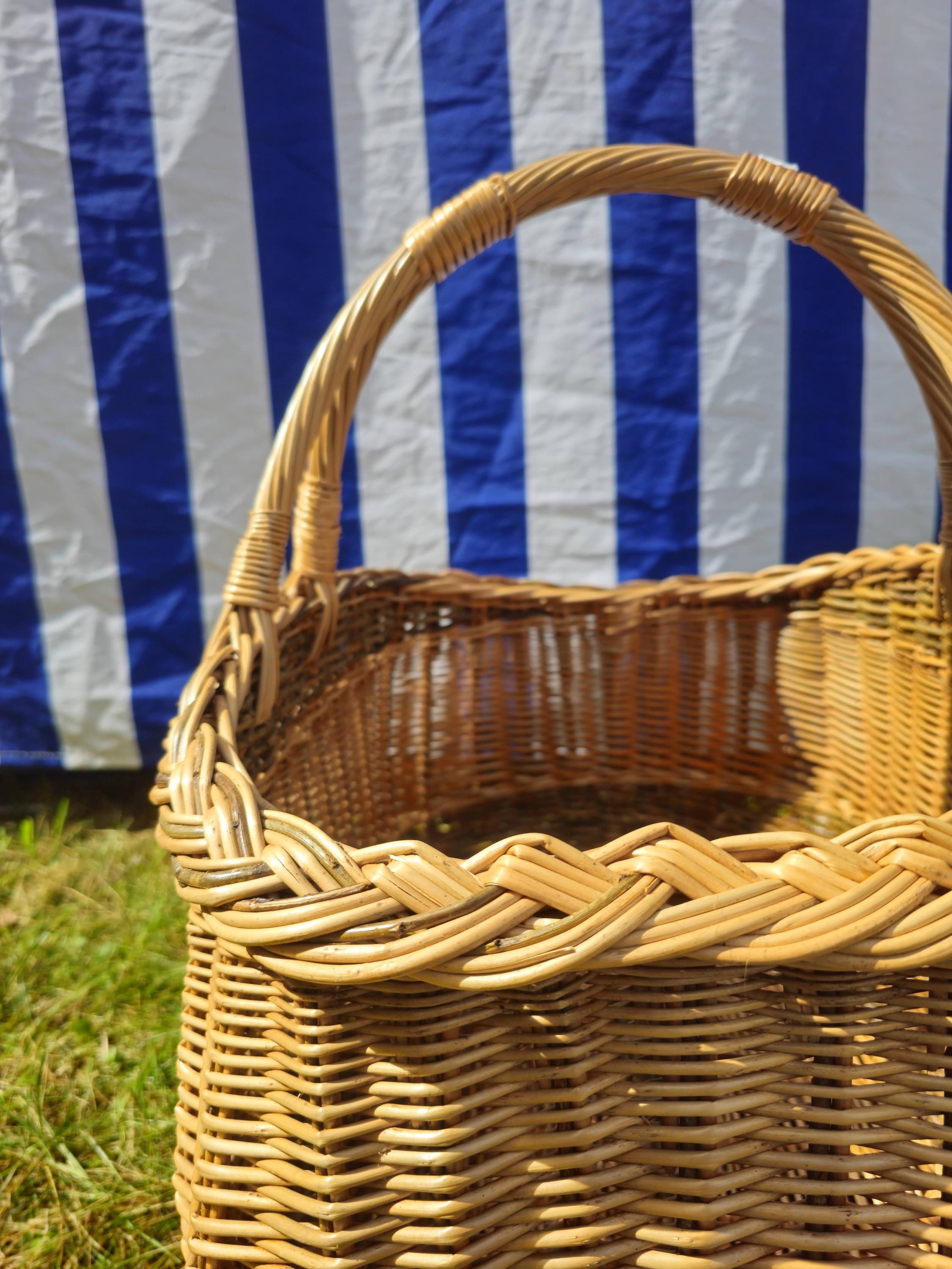 Wicker Mushroom Basket with Thick Braided Edge – Traditional Handwoven Foraging Basket