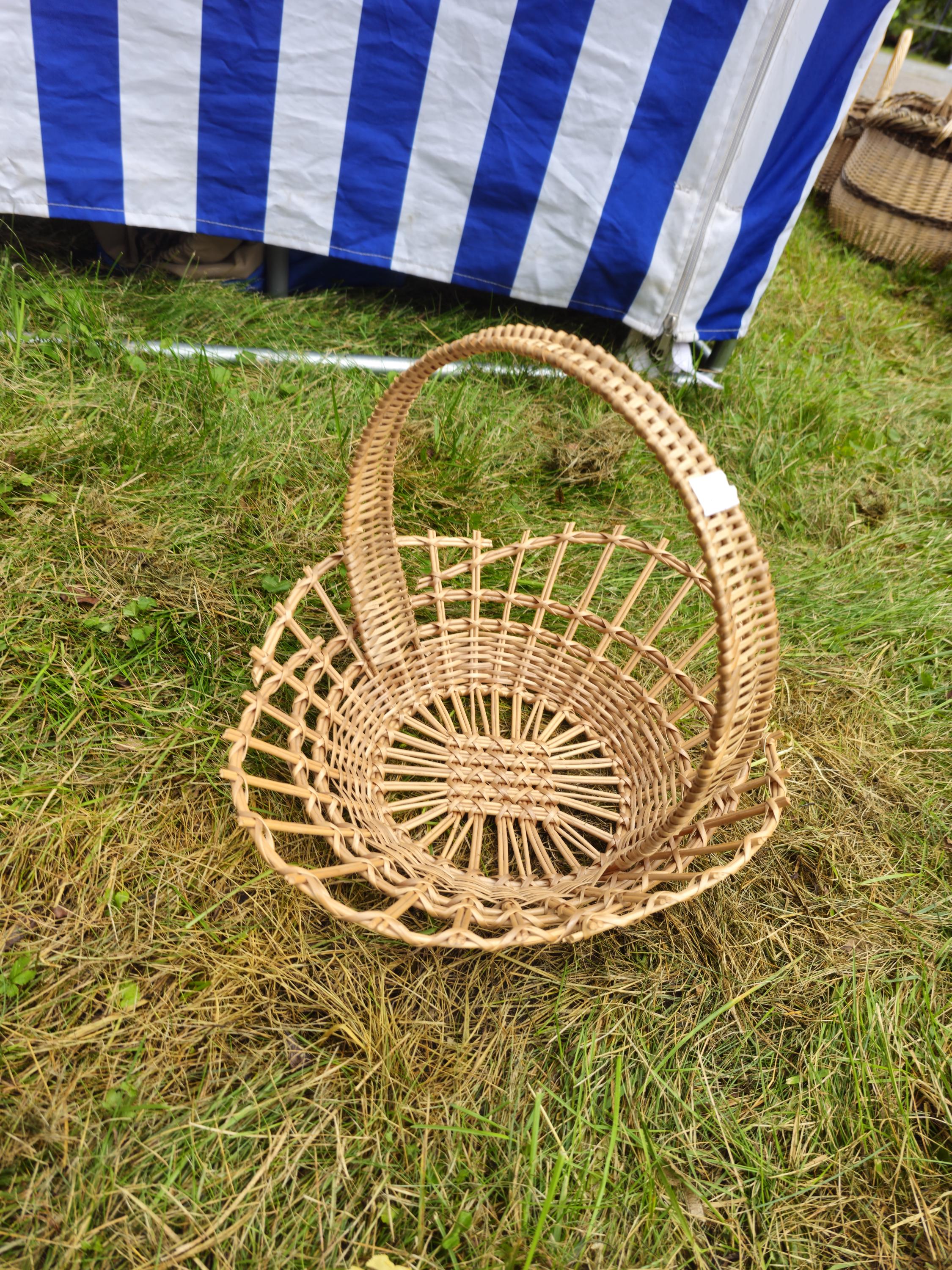 Shallow Wicker Display Basket with Arched Handle – Oval Handwoven Tray