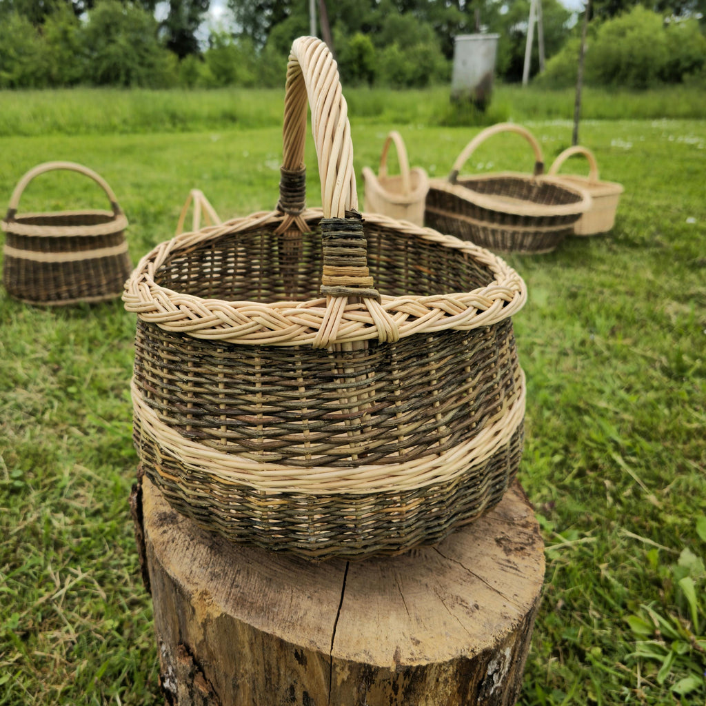 Handwoven Willow Basket: Rustic Lithuanian Home Decor