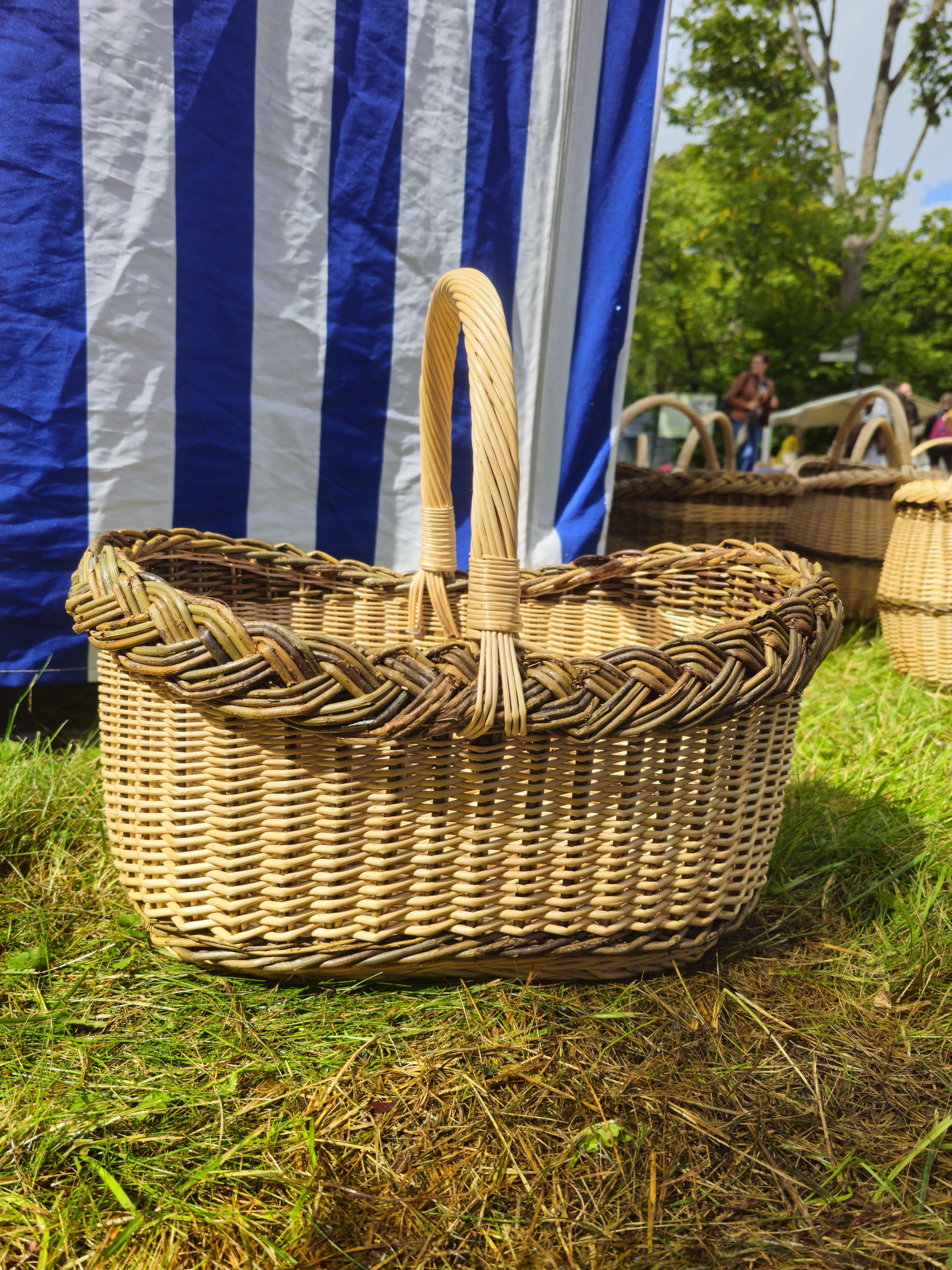 Wicker Foraging Basket with Natural Braided Rim – Handwoven Mushroom or Market Basket