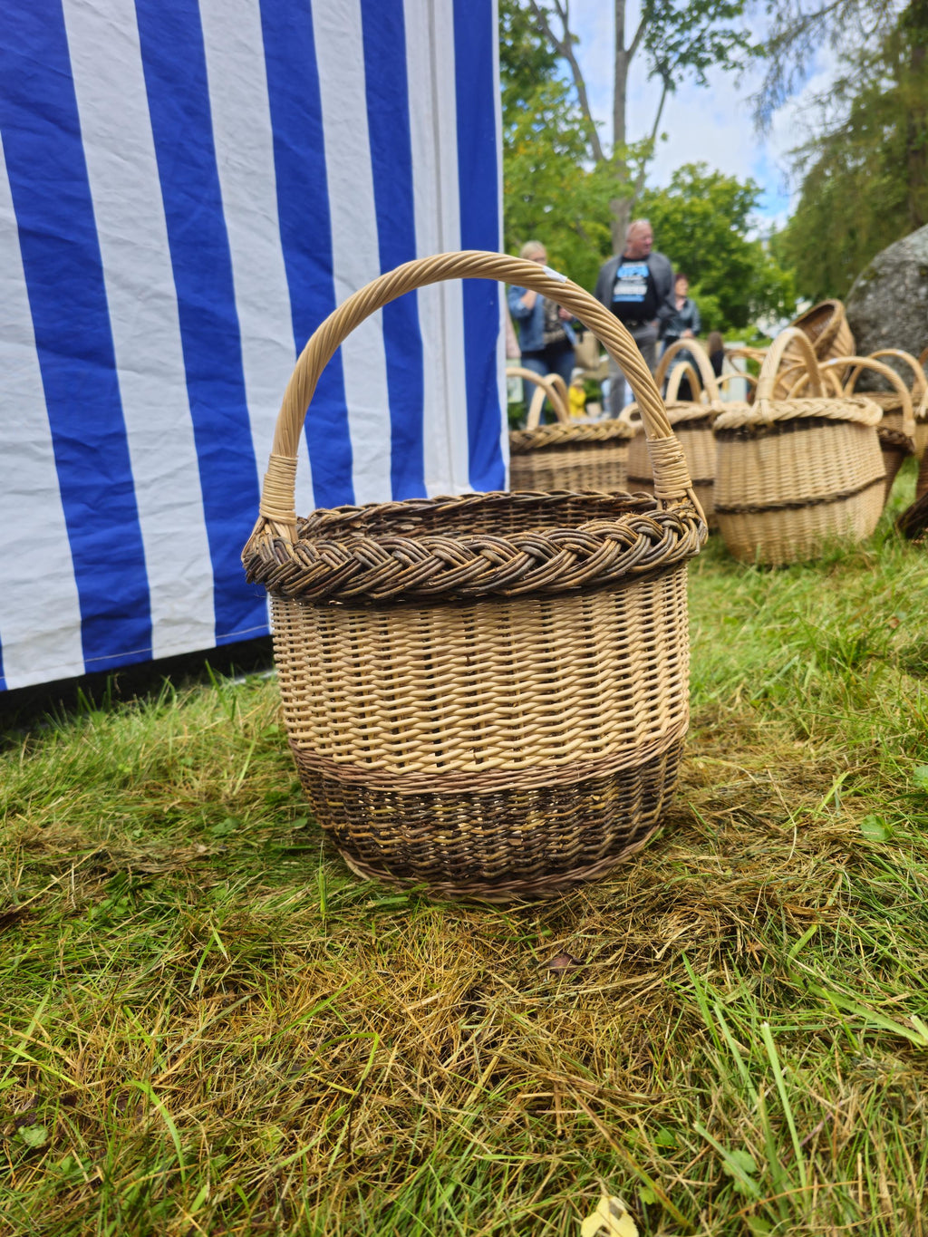 Wicker Basket with Dark Braided Rim – Rustic Handwoven Storage Basket