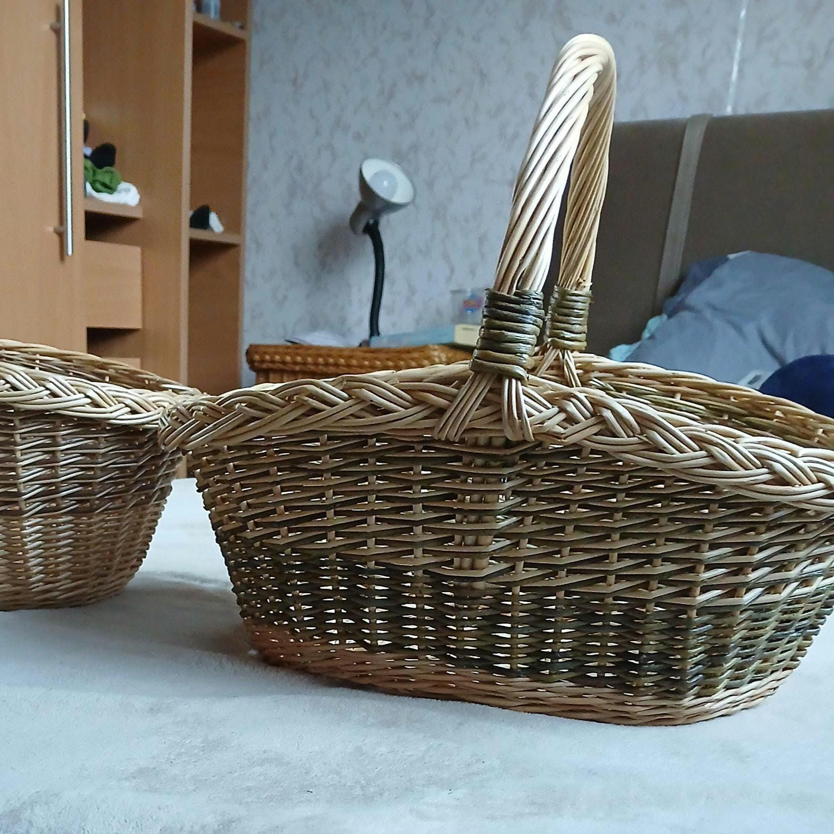 Handwoven Willow Basket: Farmhouse Decor & Bread Storage