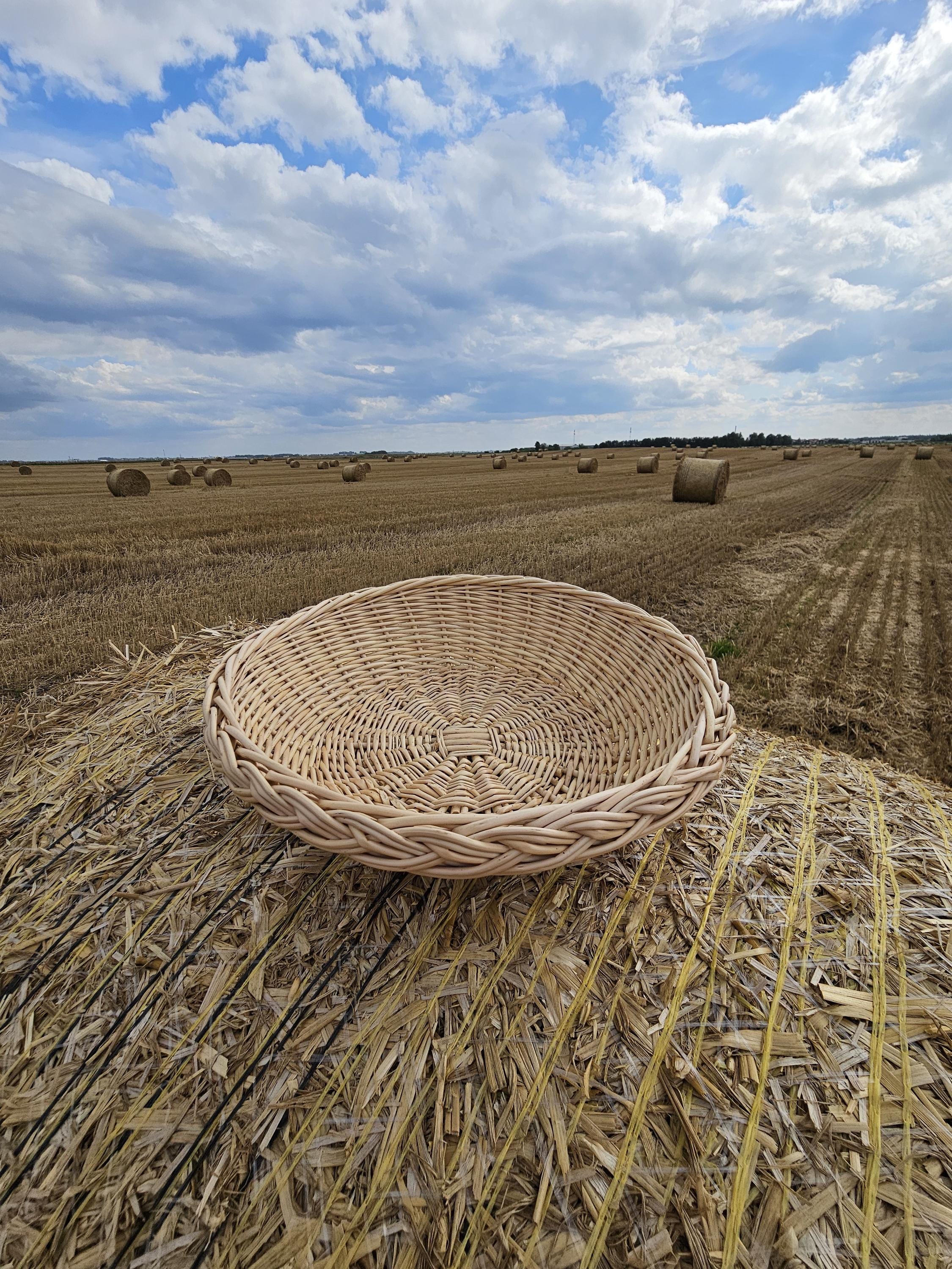 Rustic Wicker Plate – Handwoven Natural Table Centerpiece – Farmhouse Decorative Tray