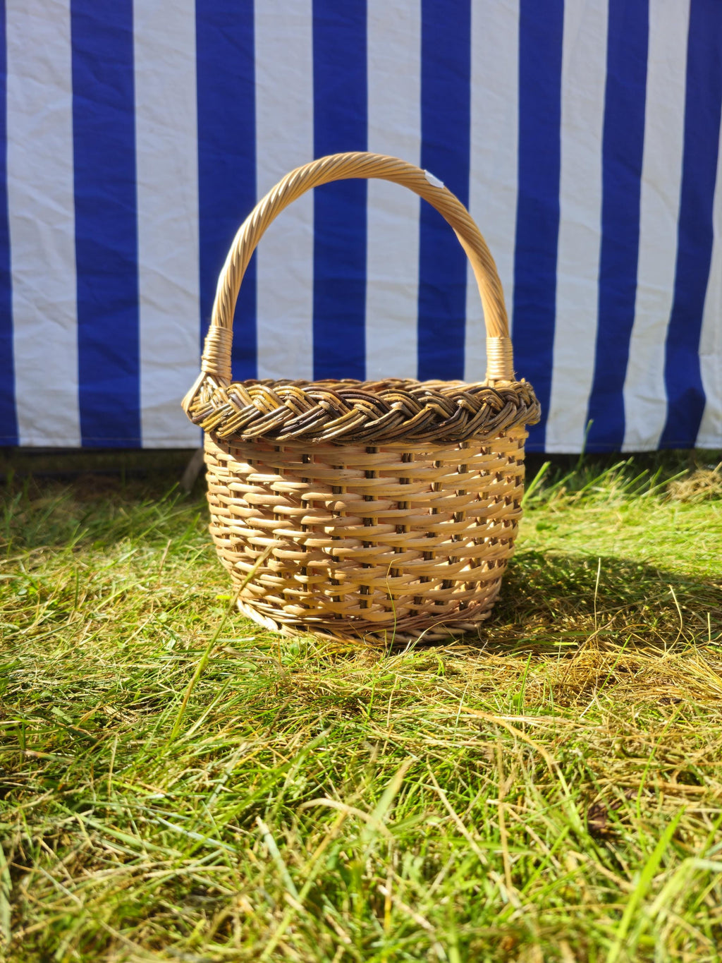 Round Wicker Basket – Handwoven Natural Storage