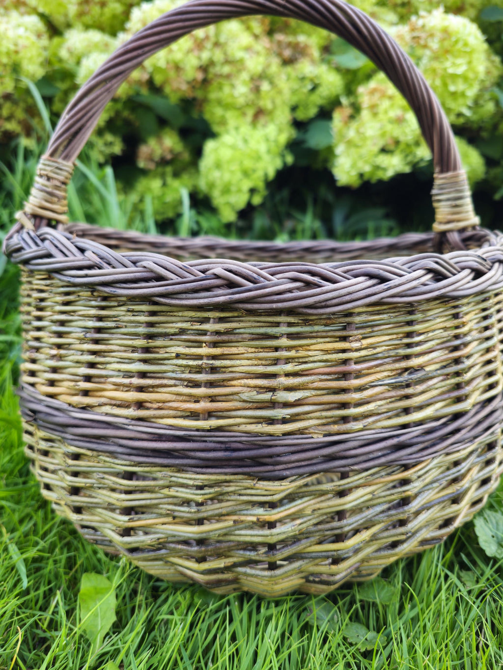 Handwoven Willow Basket: Rustic Lithuanian Home Decor