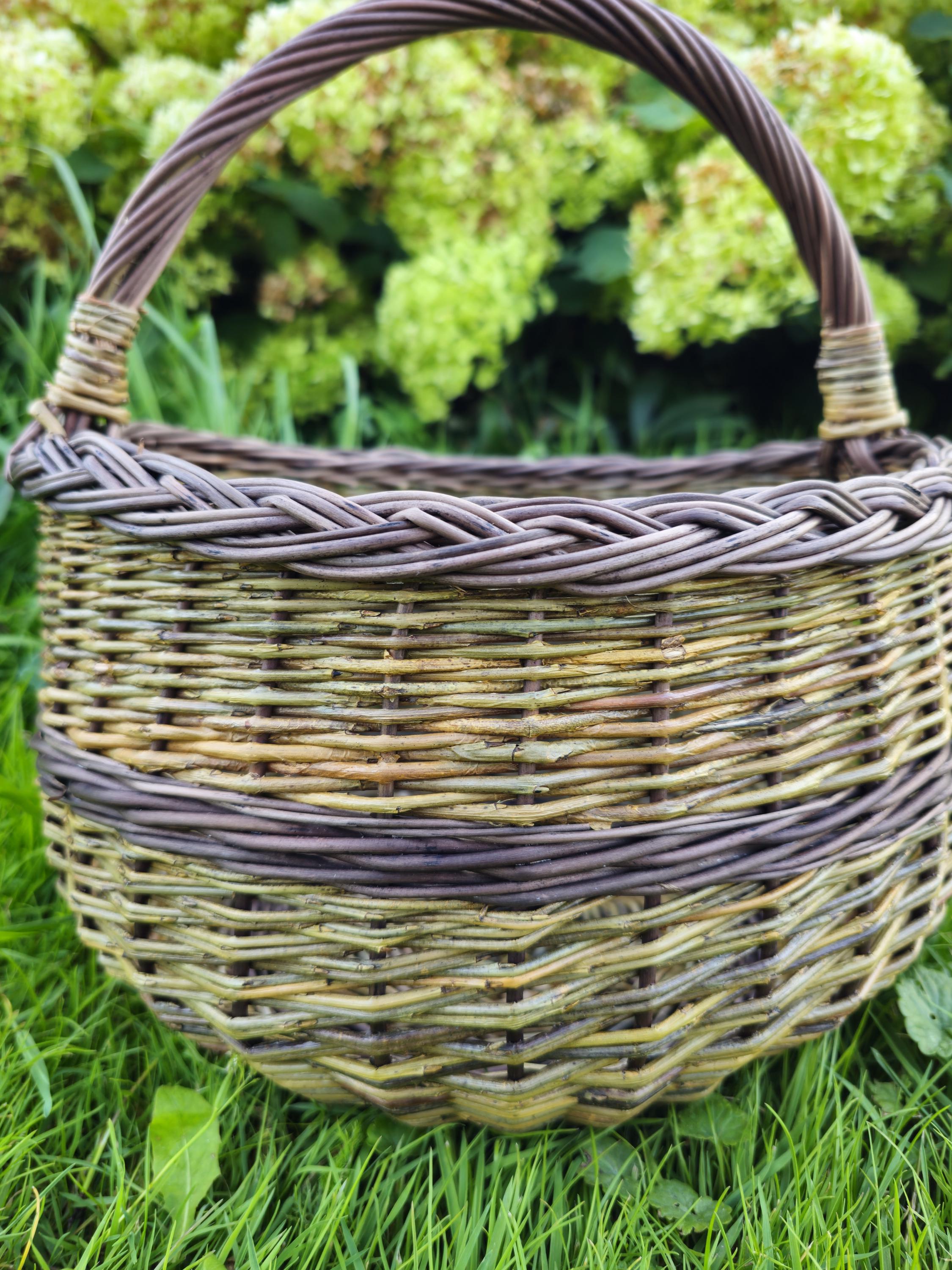 Handwoven Willow Basket: Rustic Lithuanian Home Decor