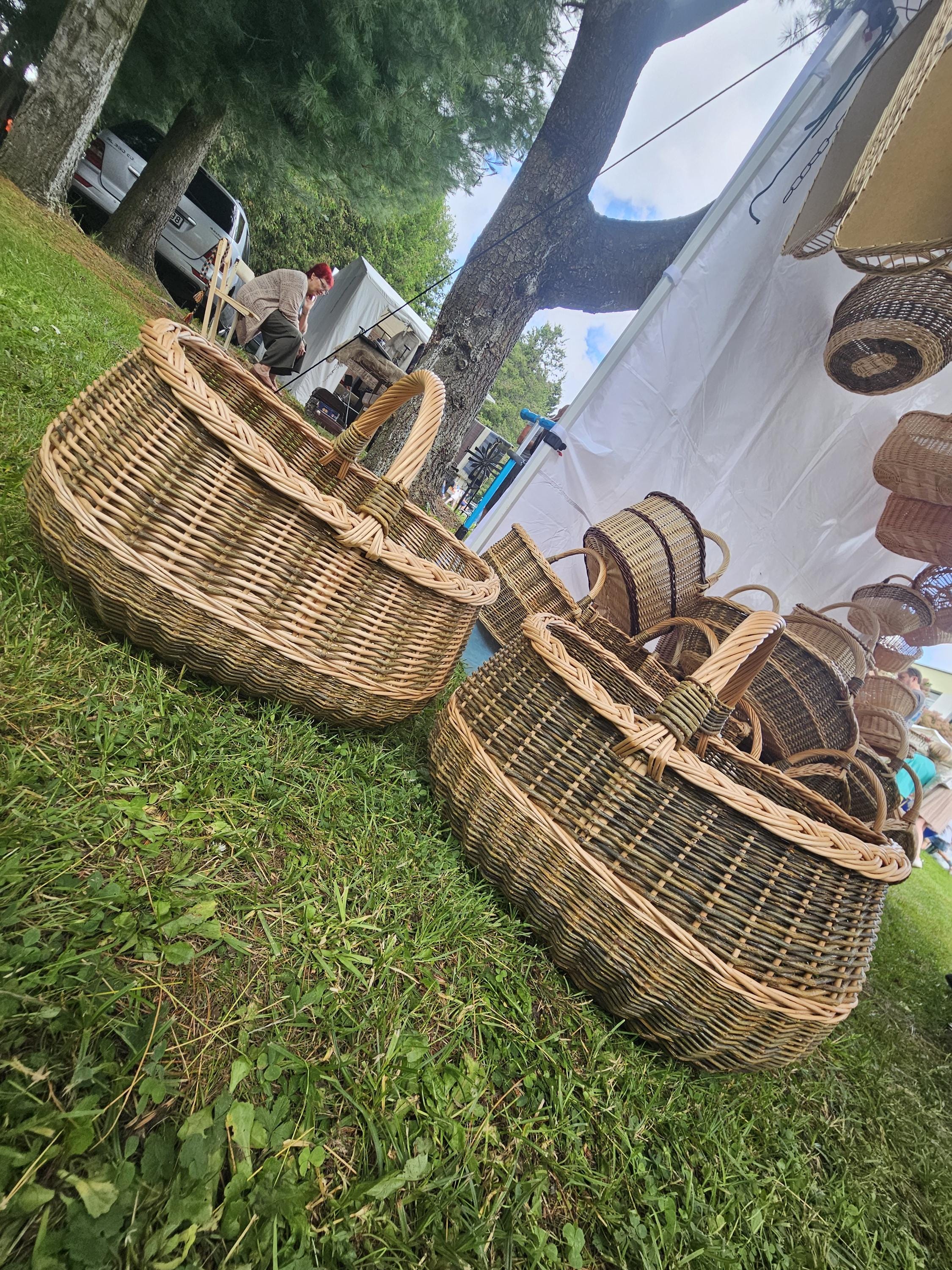 Extra Large Handwoven Wicker Basket: Rustic Blanket & Pillow Storage