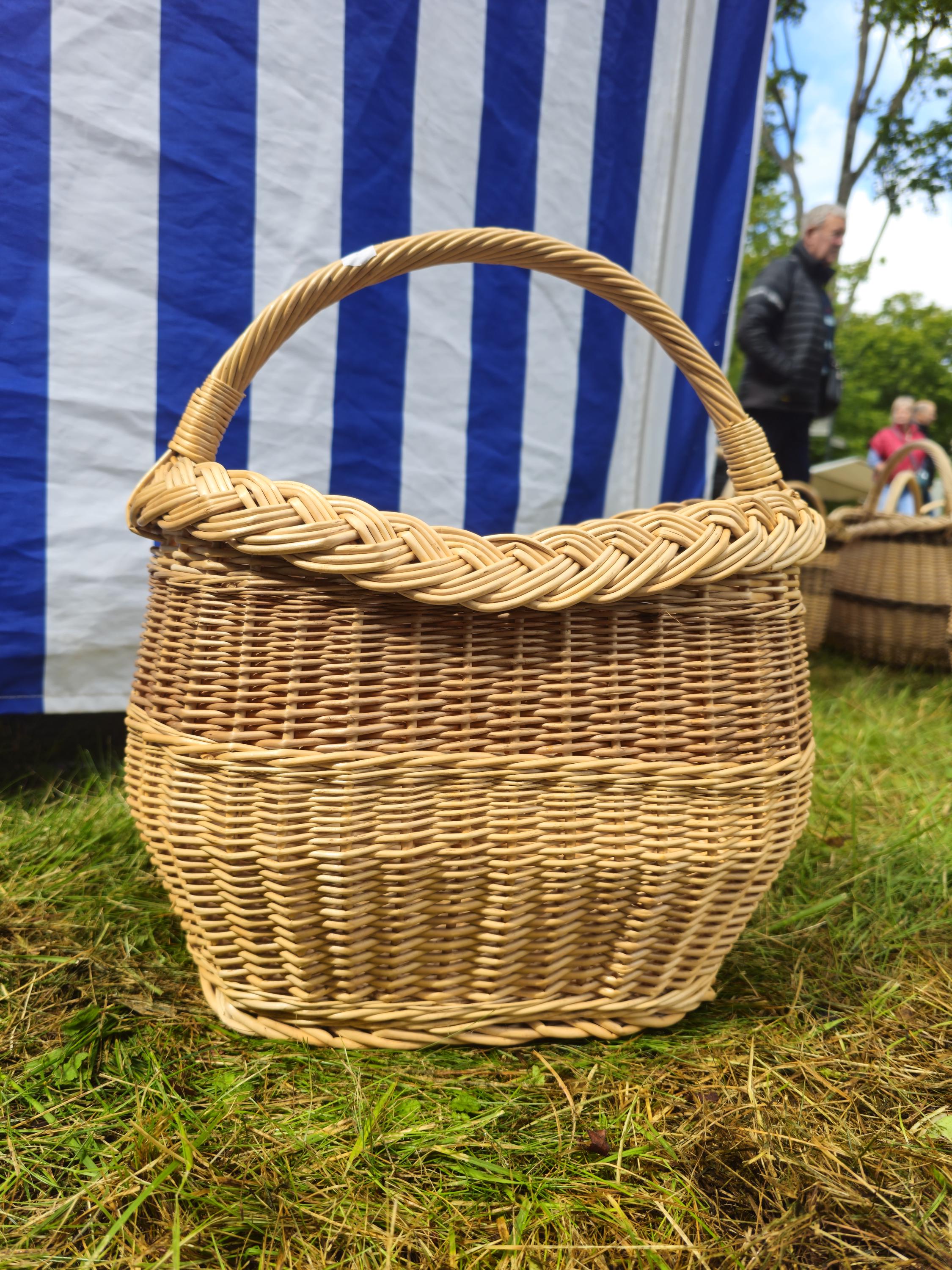 Wicker Oval Basket with Braided Rim – Small Handwoven Willow Basket