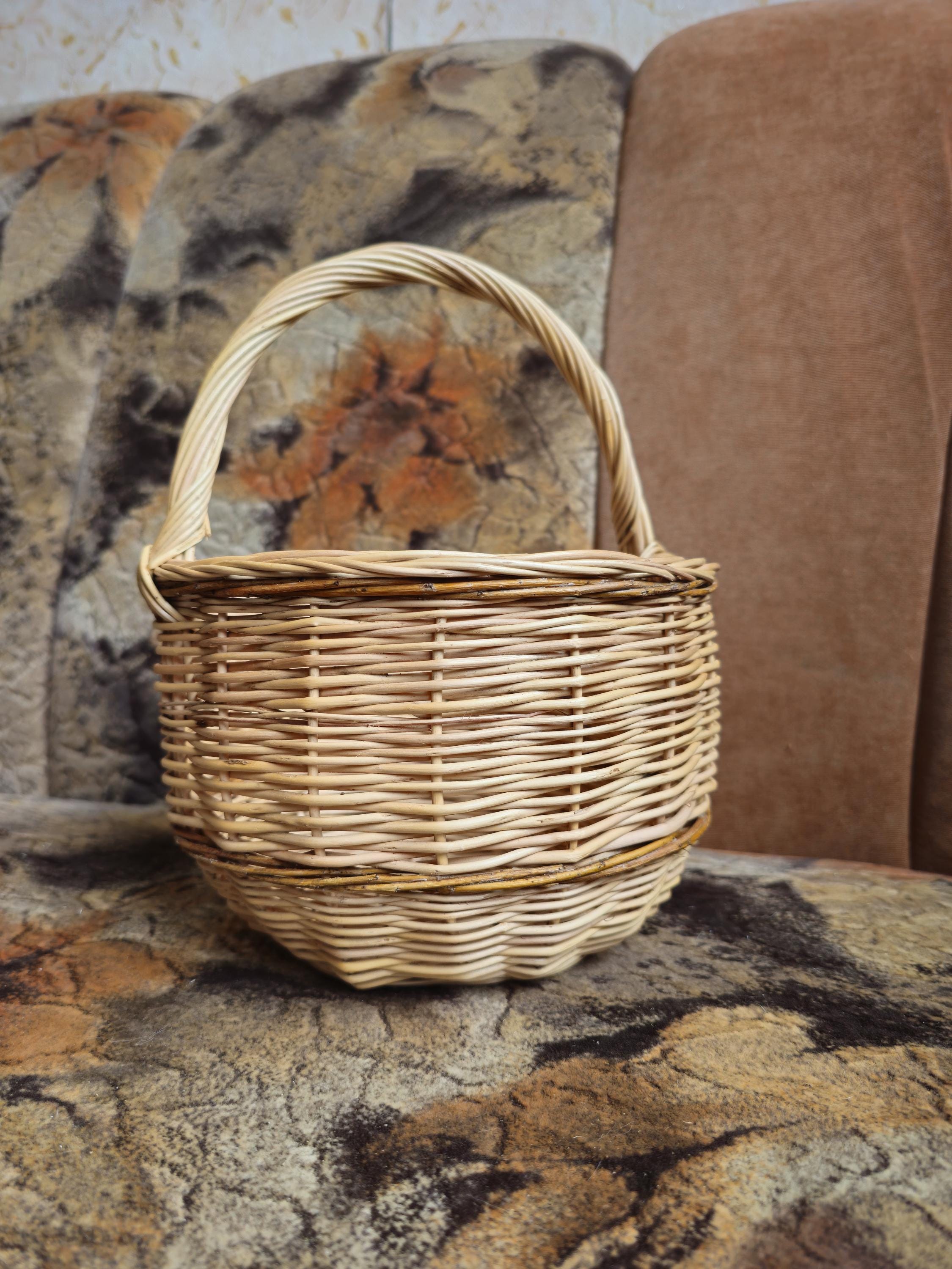 Handmade Willow Wicker Basket with Handle: Rustic Foraging & Home Decor