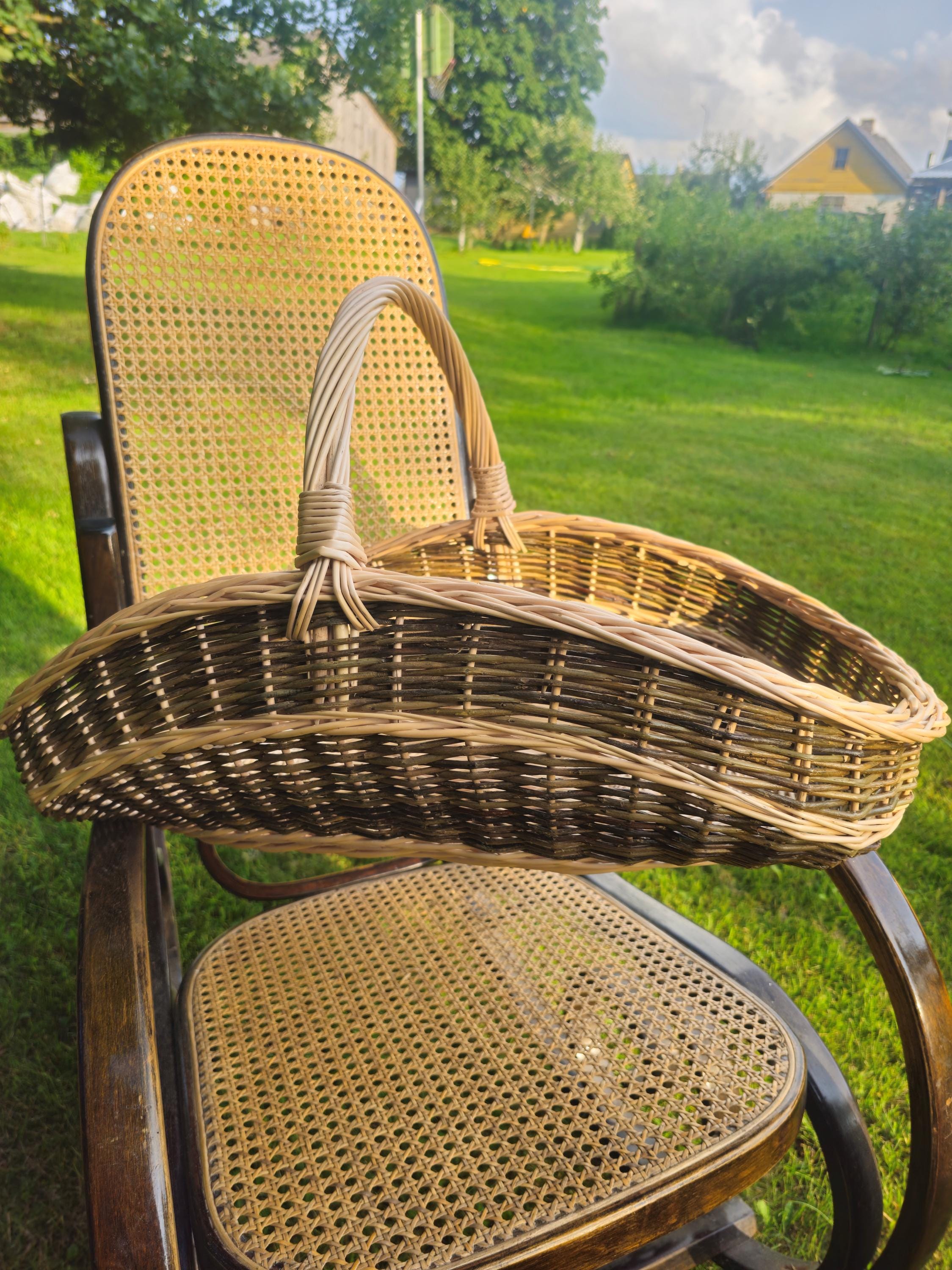 Extra-large Wicker Basket | Two-Tone Willow Trug for Foraging & Flower Gathering | Rustic Farmhouse Decoration