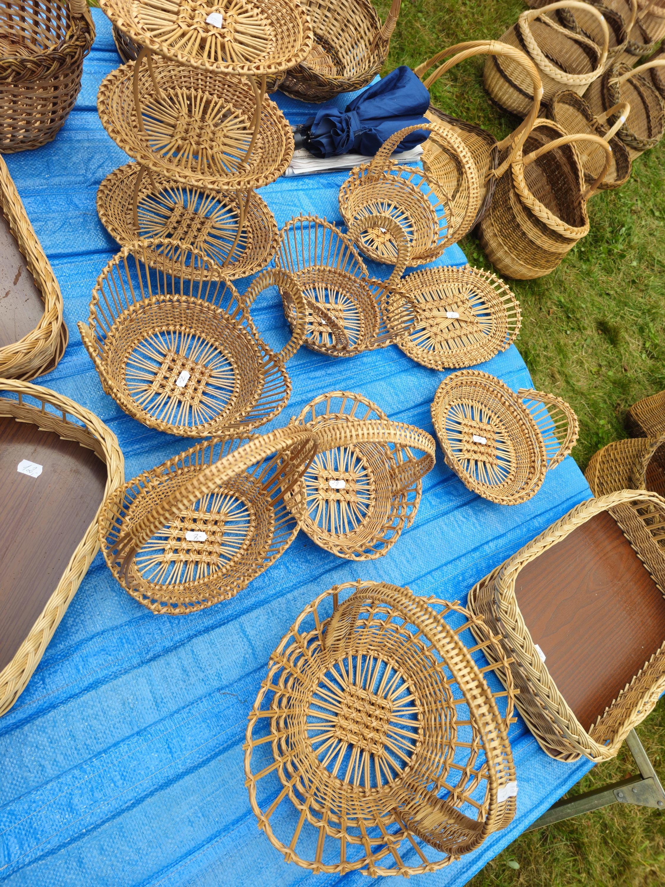 Oval Woven Wicker Tray – Natural Decorative Handcrafted Piece