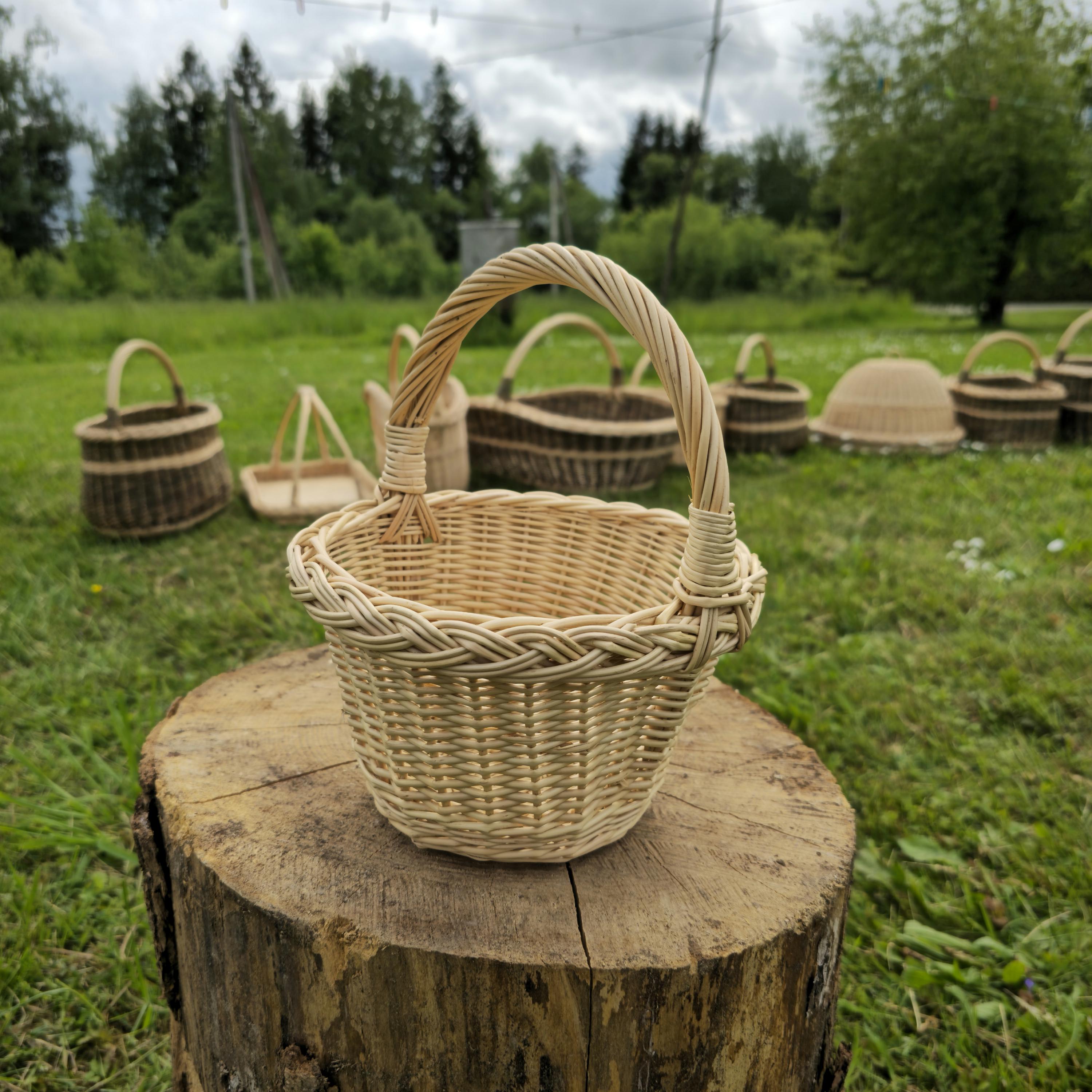 Handwoven Wicker Basket: Rustic Willow Decor, Handmade in Lithuania