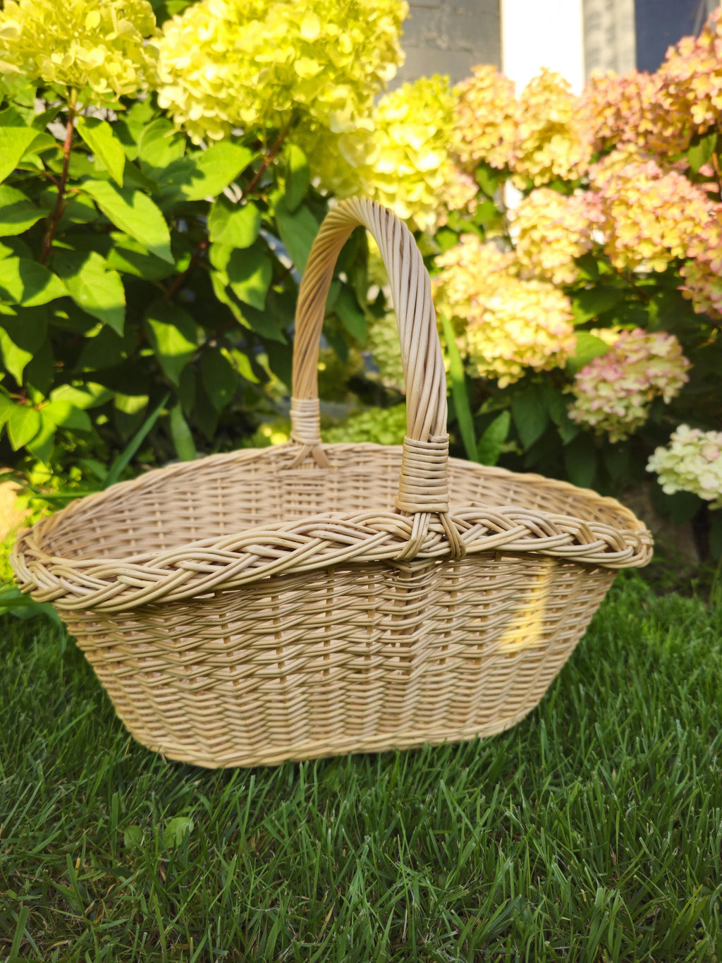 Handwoven Willow Basket: Farmhouse Decor & Bread Storage