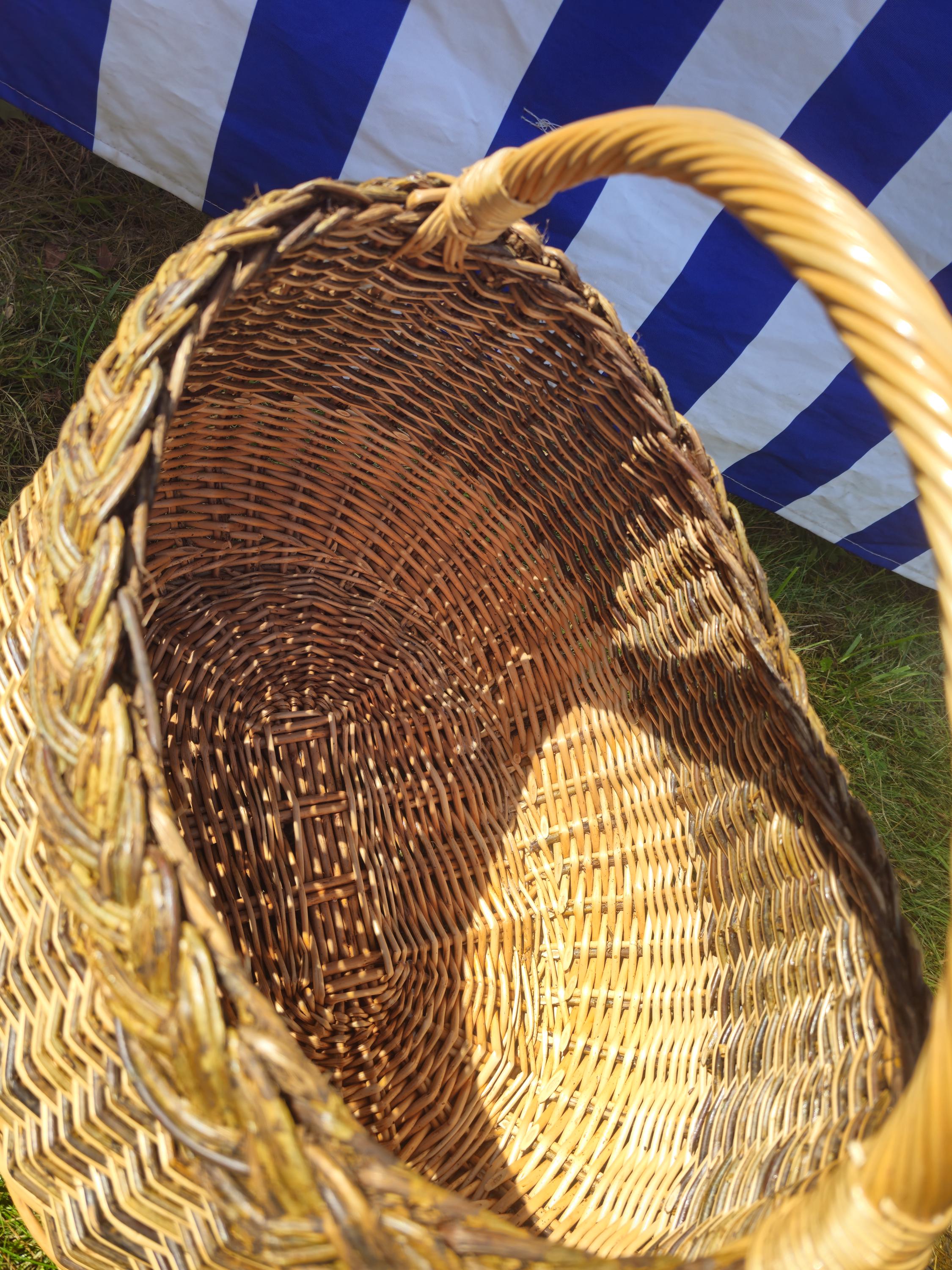 Wicker Mushroom Basket with Braided Rim – Handwoven Foraging Basket