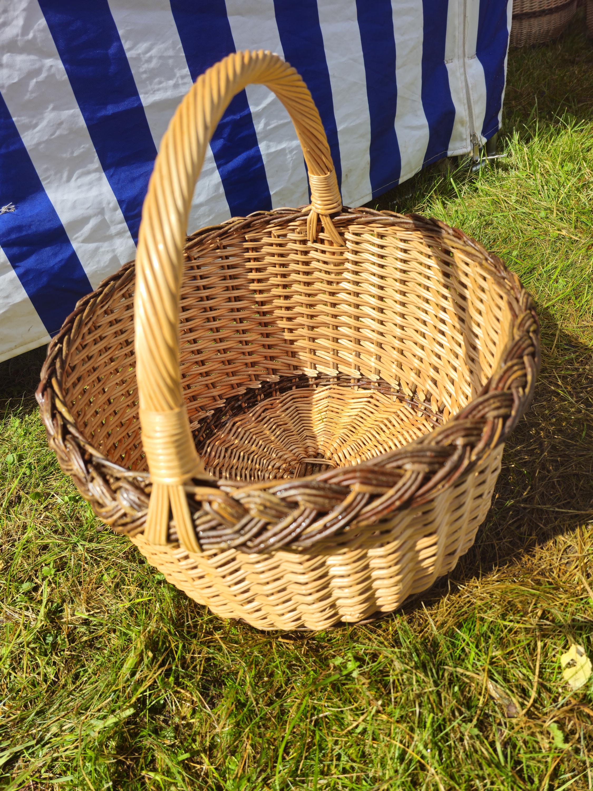 Wicker Mushroom Basket with Braided Rim – Handwoven Foraging Basket