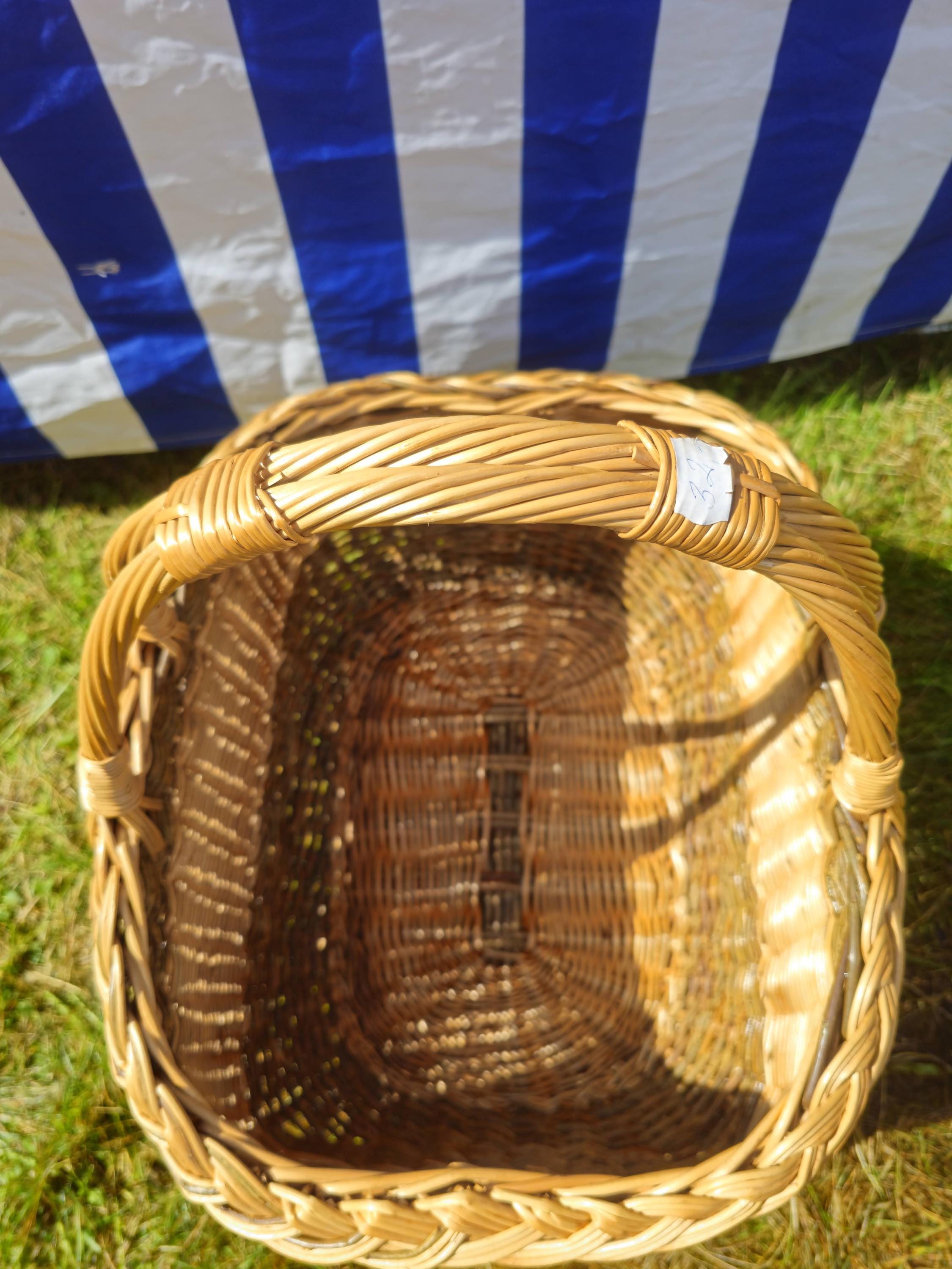 Wicker Mushroom Basket with Thick Braided Edge – Traditional Handwoven Foraging Basket