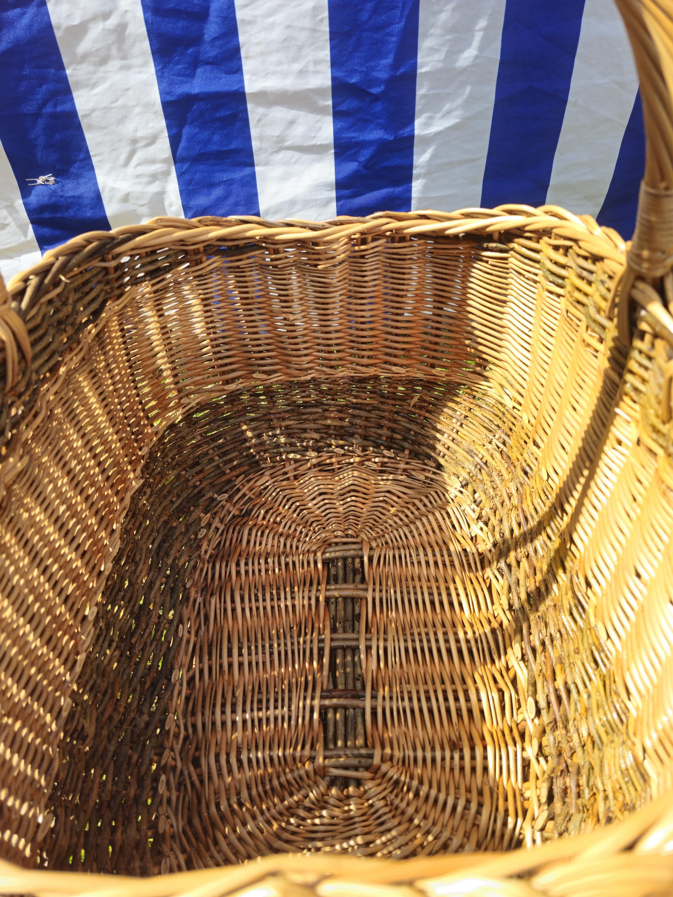 Wicker Mushroom Basket with Thick Braided Edge – Traditional Handwoven Foraging Basket